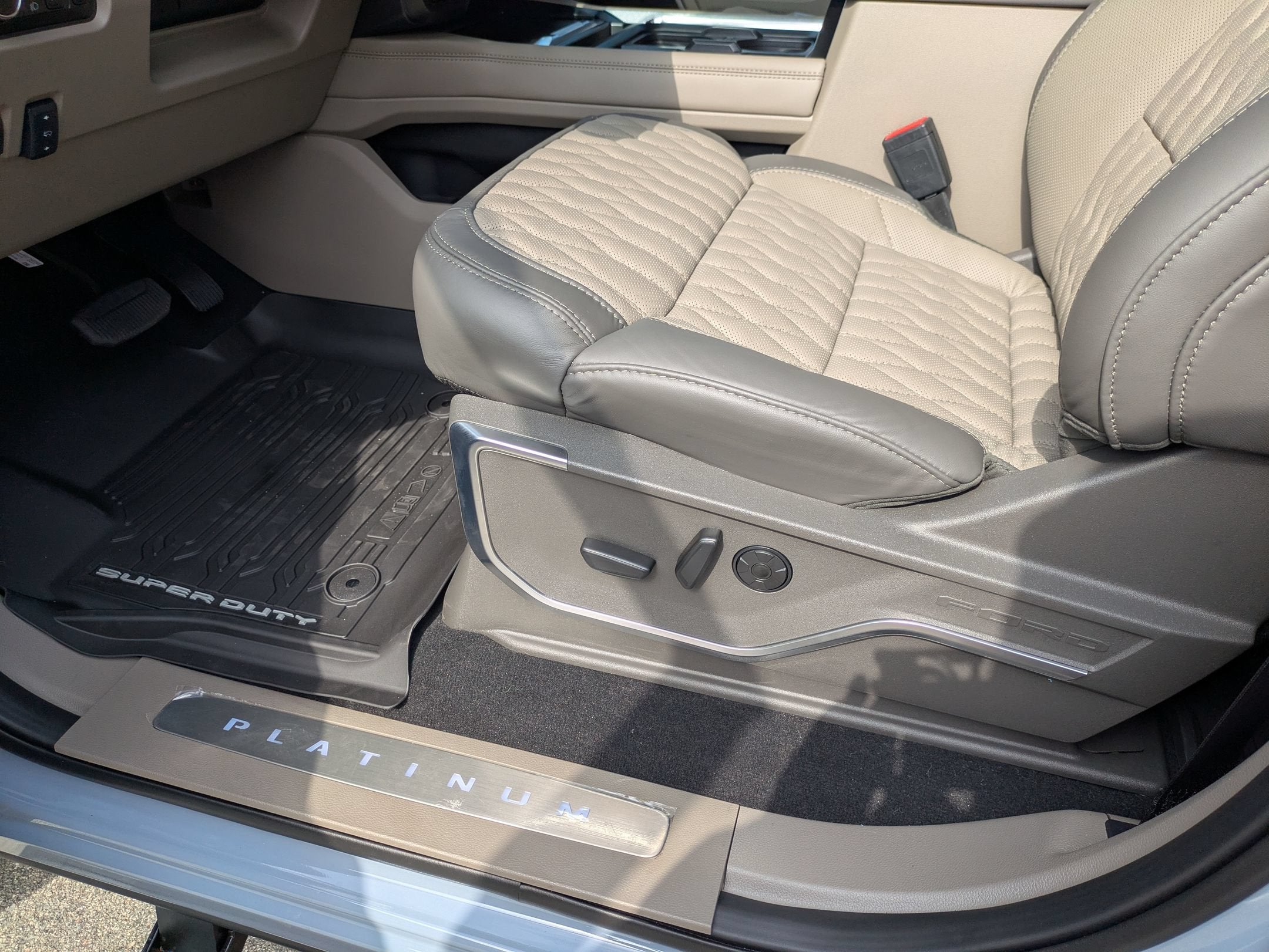 2026 Ford Super Duty F-250 SRW Platinum
