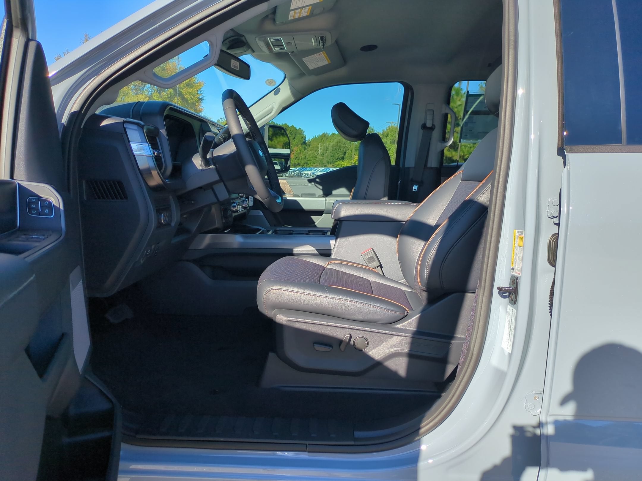 2027 Ford Super Duty F-250 SRW LARIAT