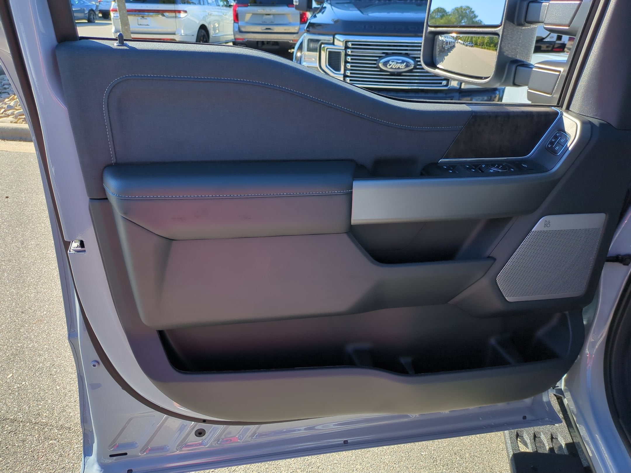 2027 Ford Super Duty F-250 SRW LARIAT
