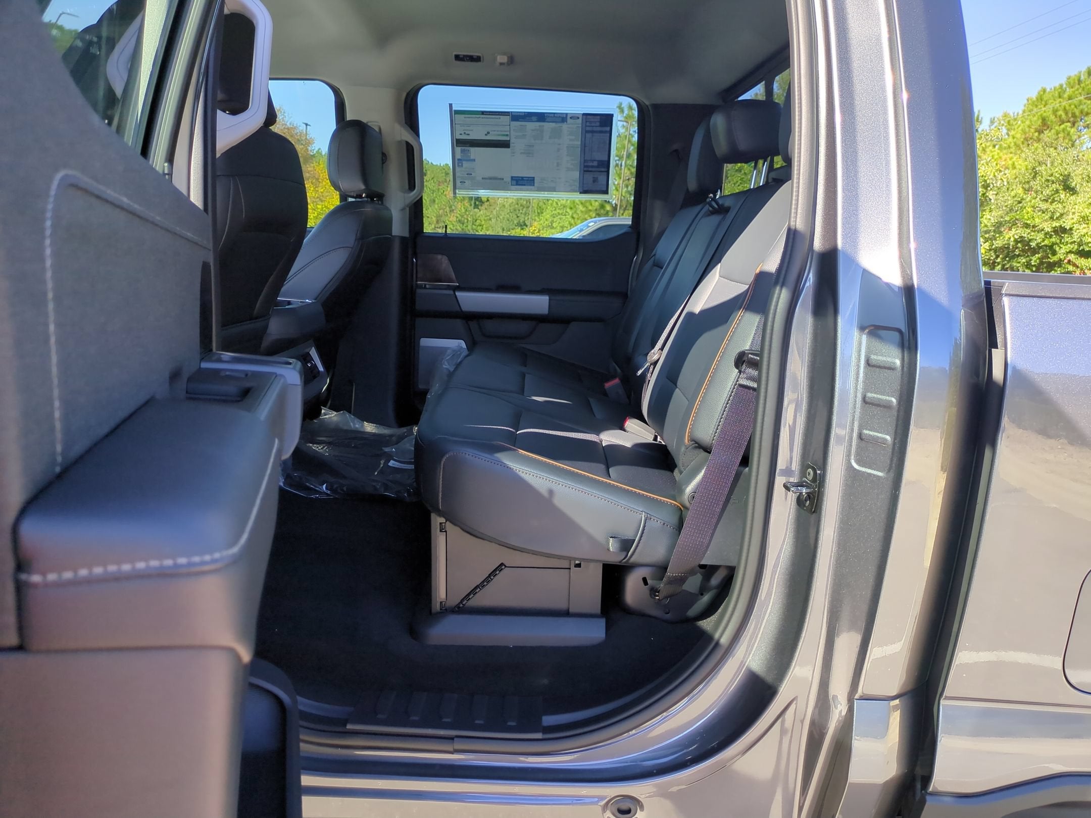 2027 Ford Super Duty F-250 SRW LARIAT