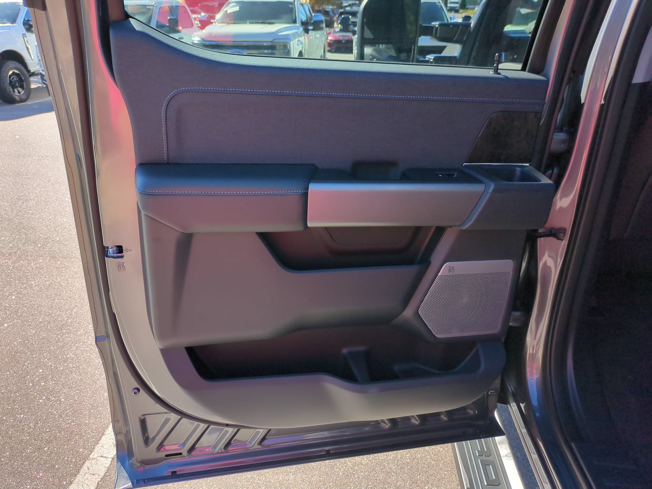 2027 Ford Super Duty F-250 SRW LARIAT