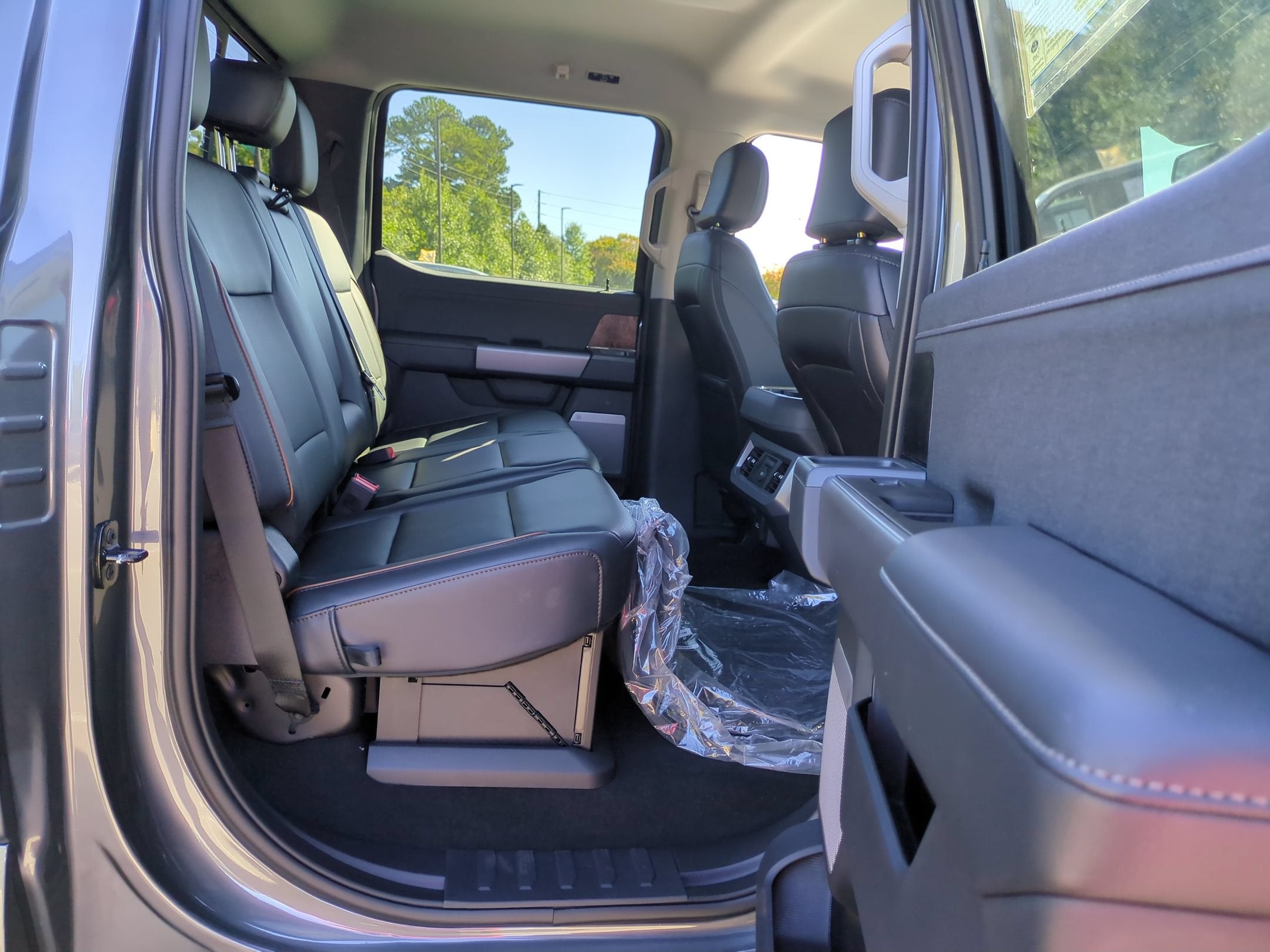 2027 Ford Super Duty F-250 SRW LARIAT