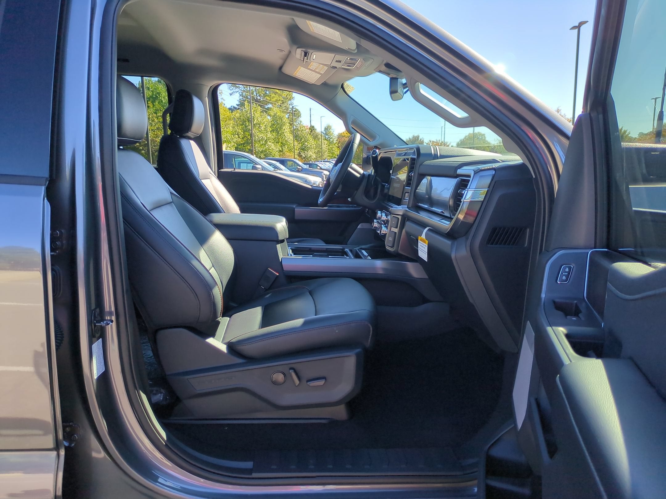 2027 Ford Super Duty F-250 SRW LARIAT