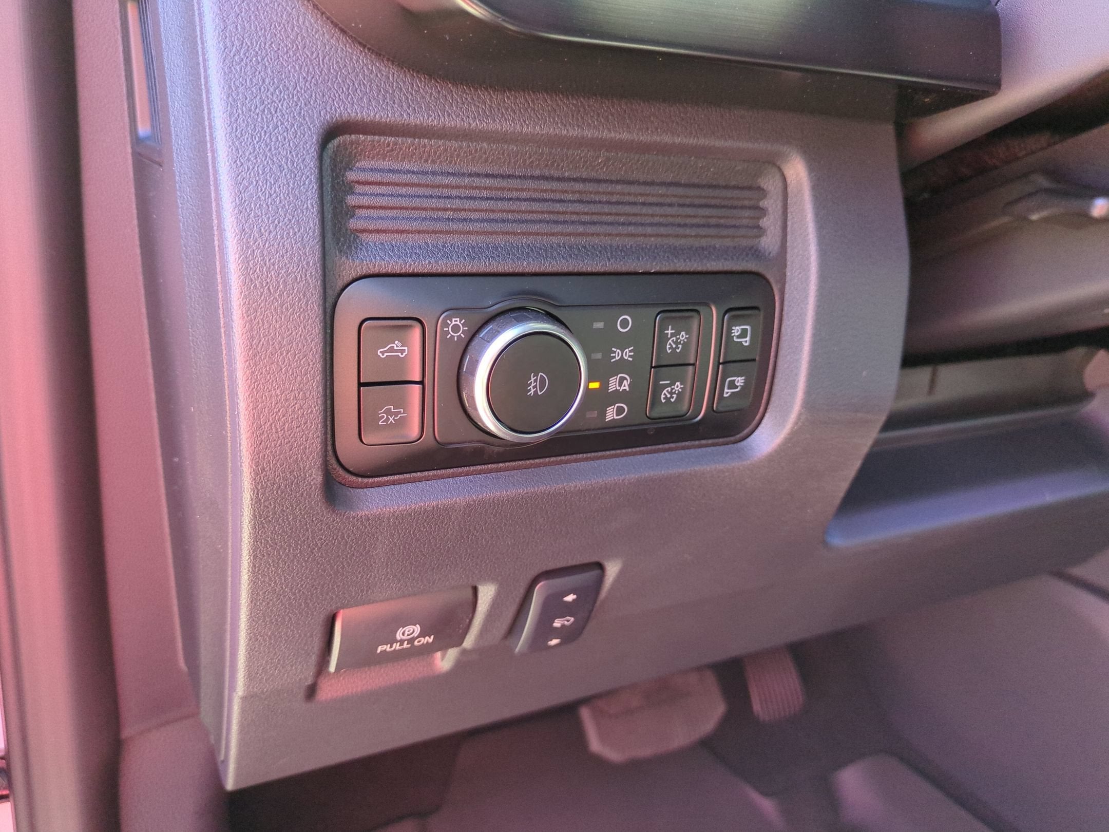 2027 Ford Super Duty F-250 SRW LARIAT
