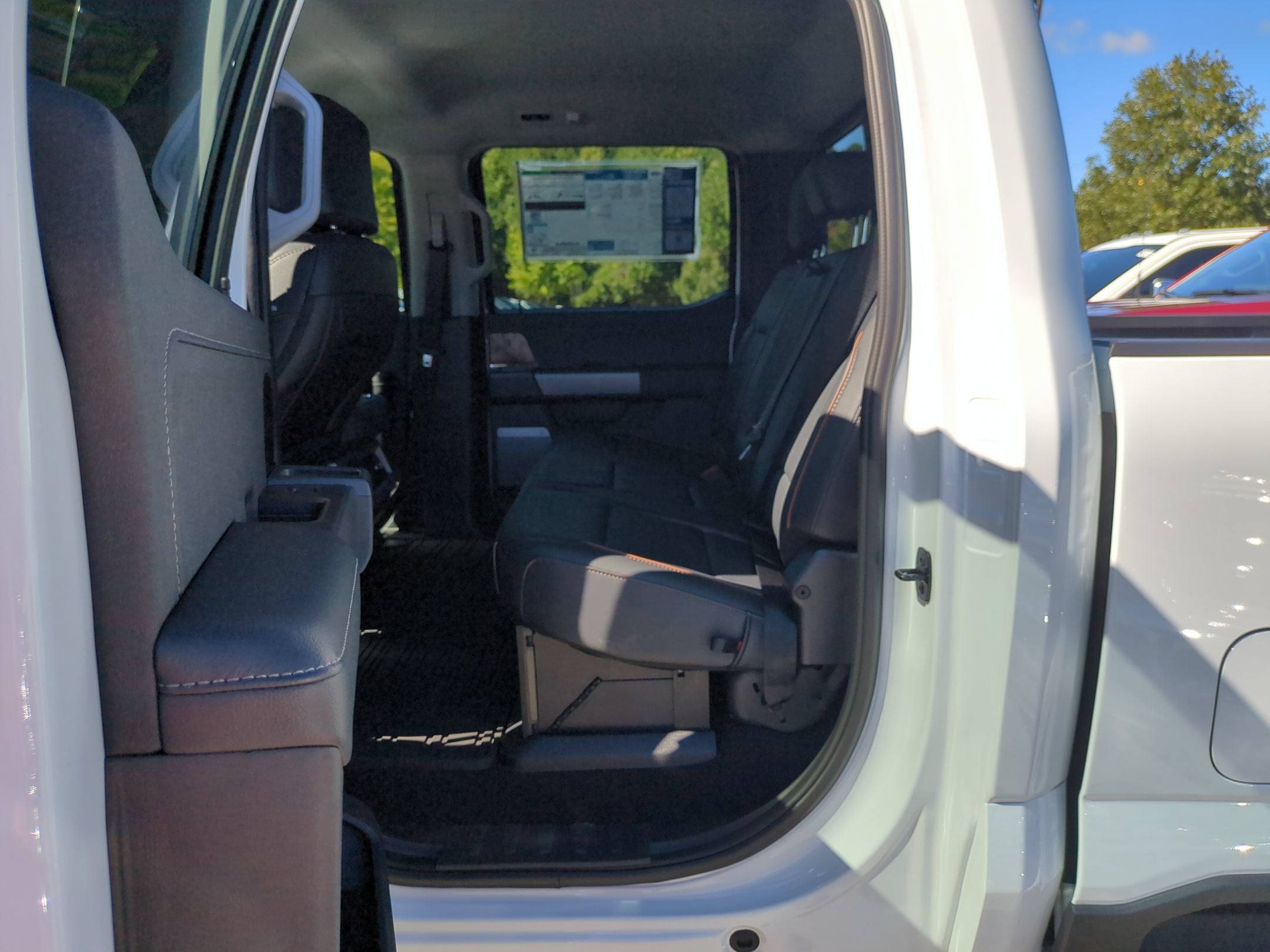 2027 Ford Super Duty F-250 SRW LARIAT