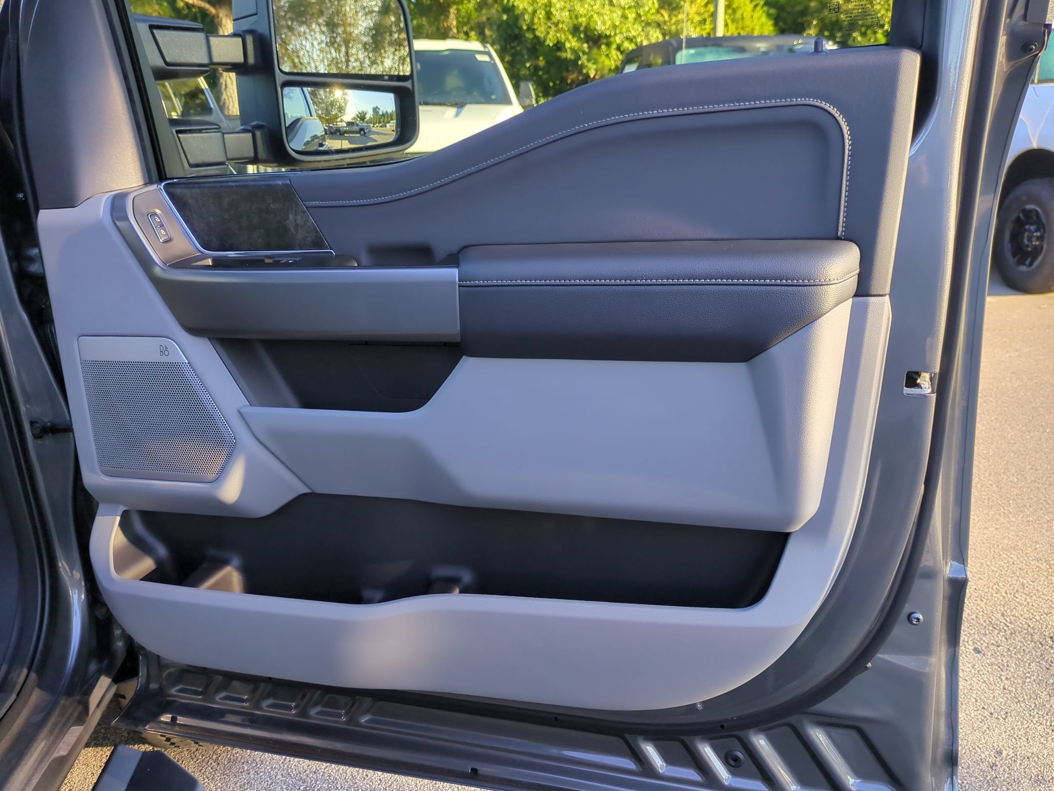 2027 Ford Super Duty F-250 SRW XLT