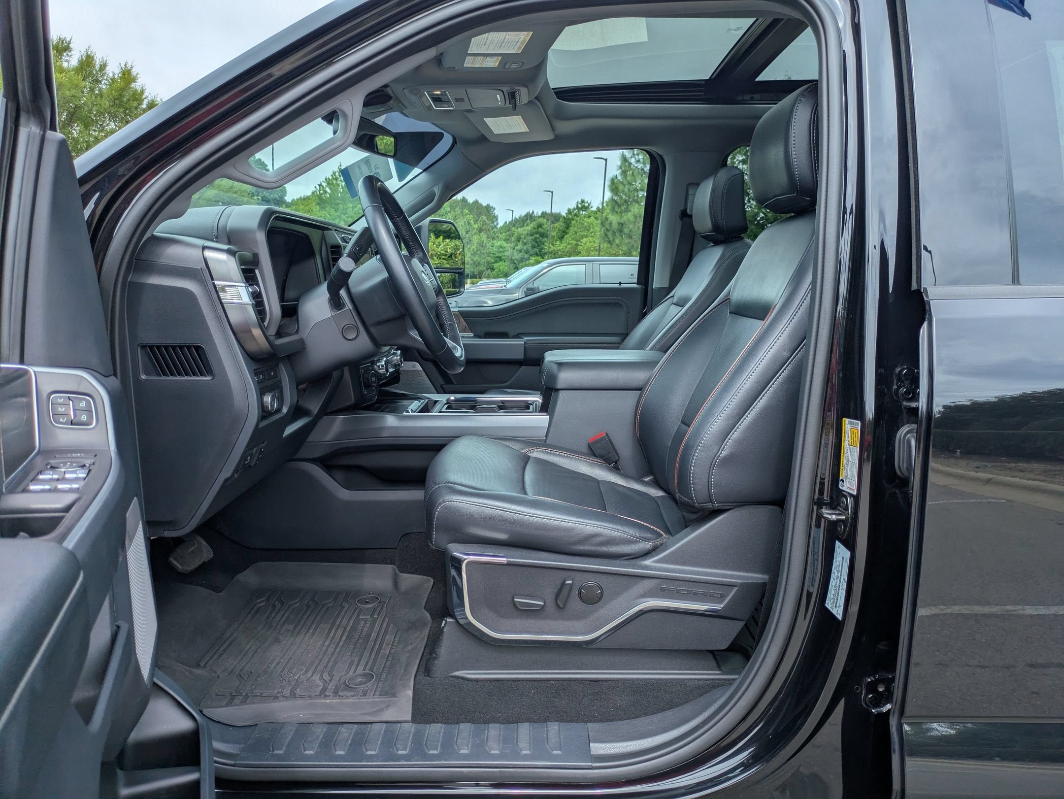 2023 Ford Super Duty F-250 SRW LARIAT