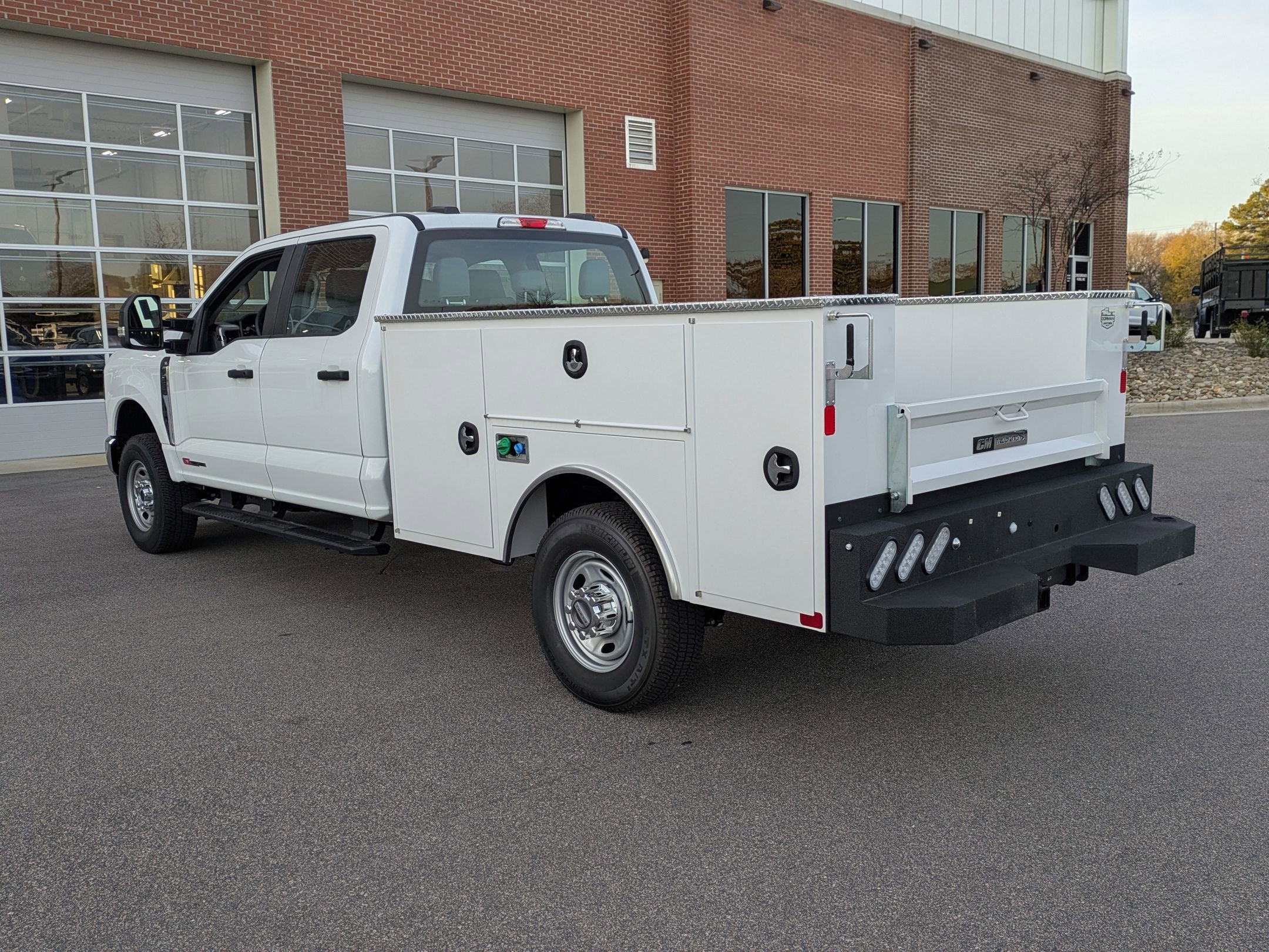 2025 Ford Super Duty F-350 SRW XL