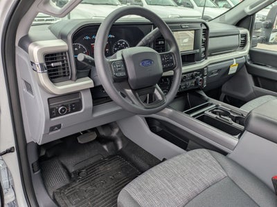 2027 Ford Super Duty F-350 SRW XLT