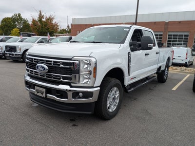2027 Ford Super Duty F-350 SRW XLT