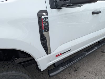 2027 Ford Super Duty F-350 SRW XLT