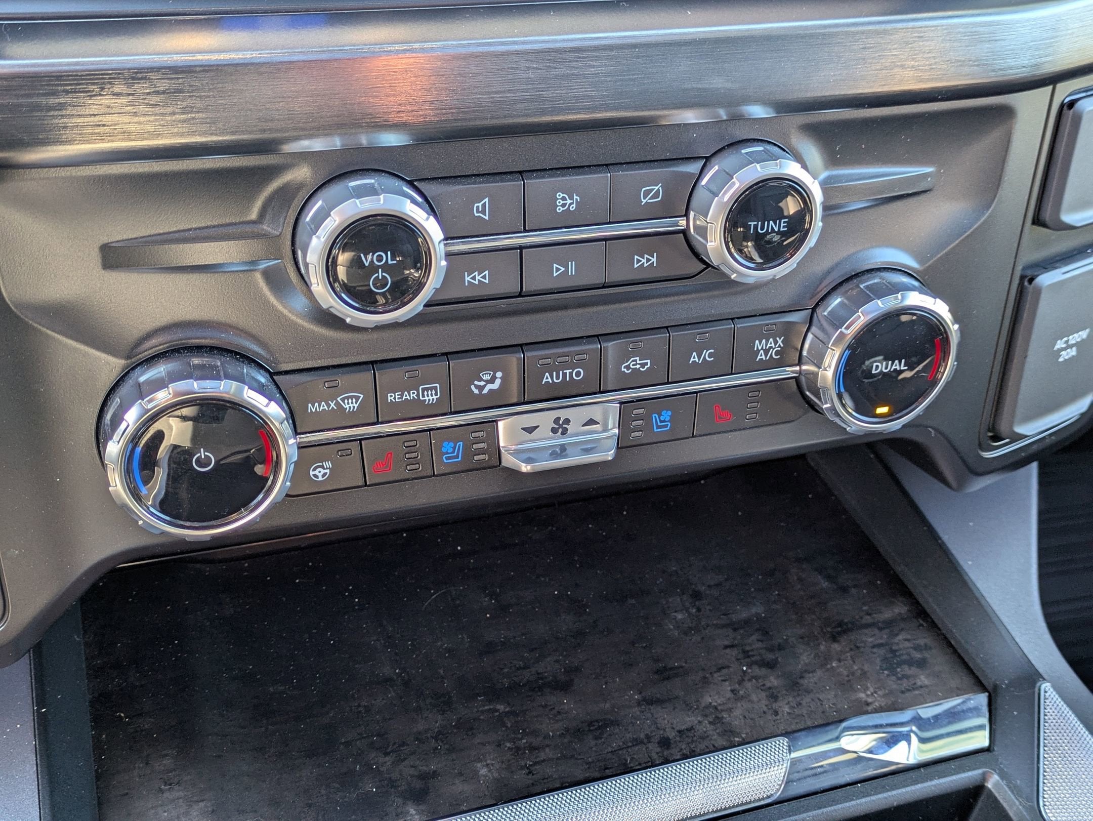 2024 Ford Super Duty F-350 SRW LARIAT