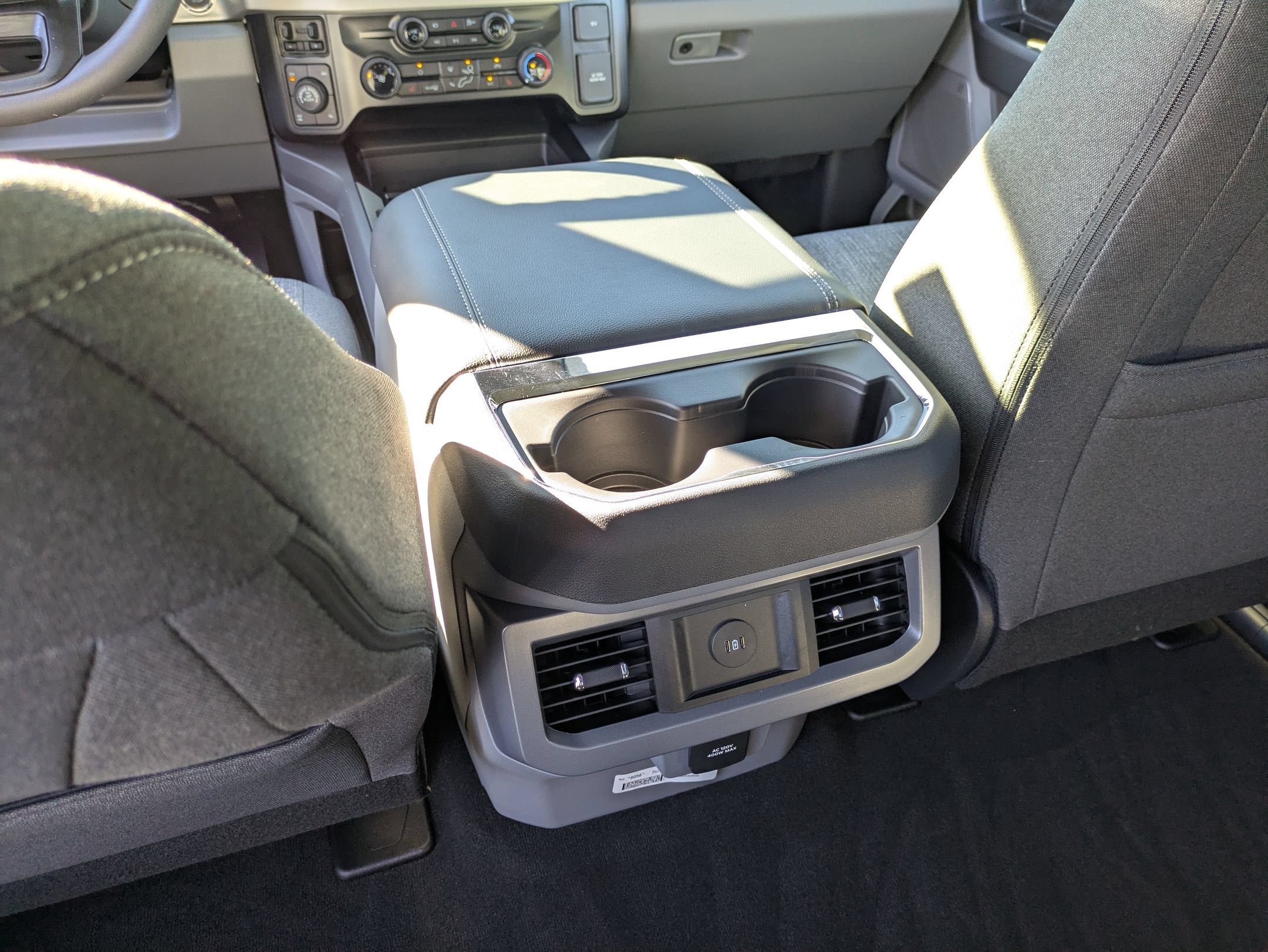 2027 Ford Super Duty F-350 SRW XLT