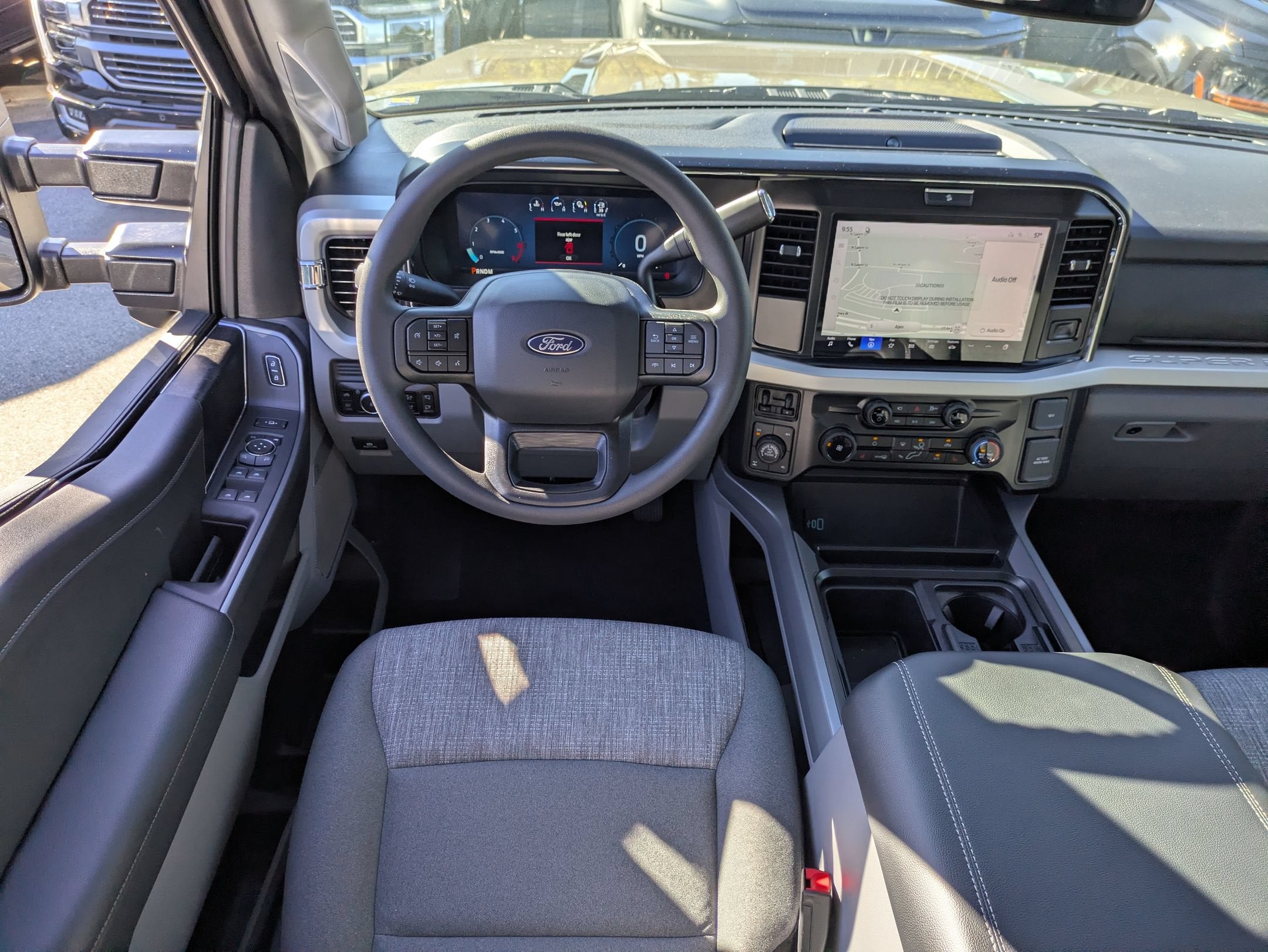 2027 Ford Super Duty F-350 SRW XLT