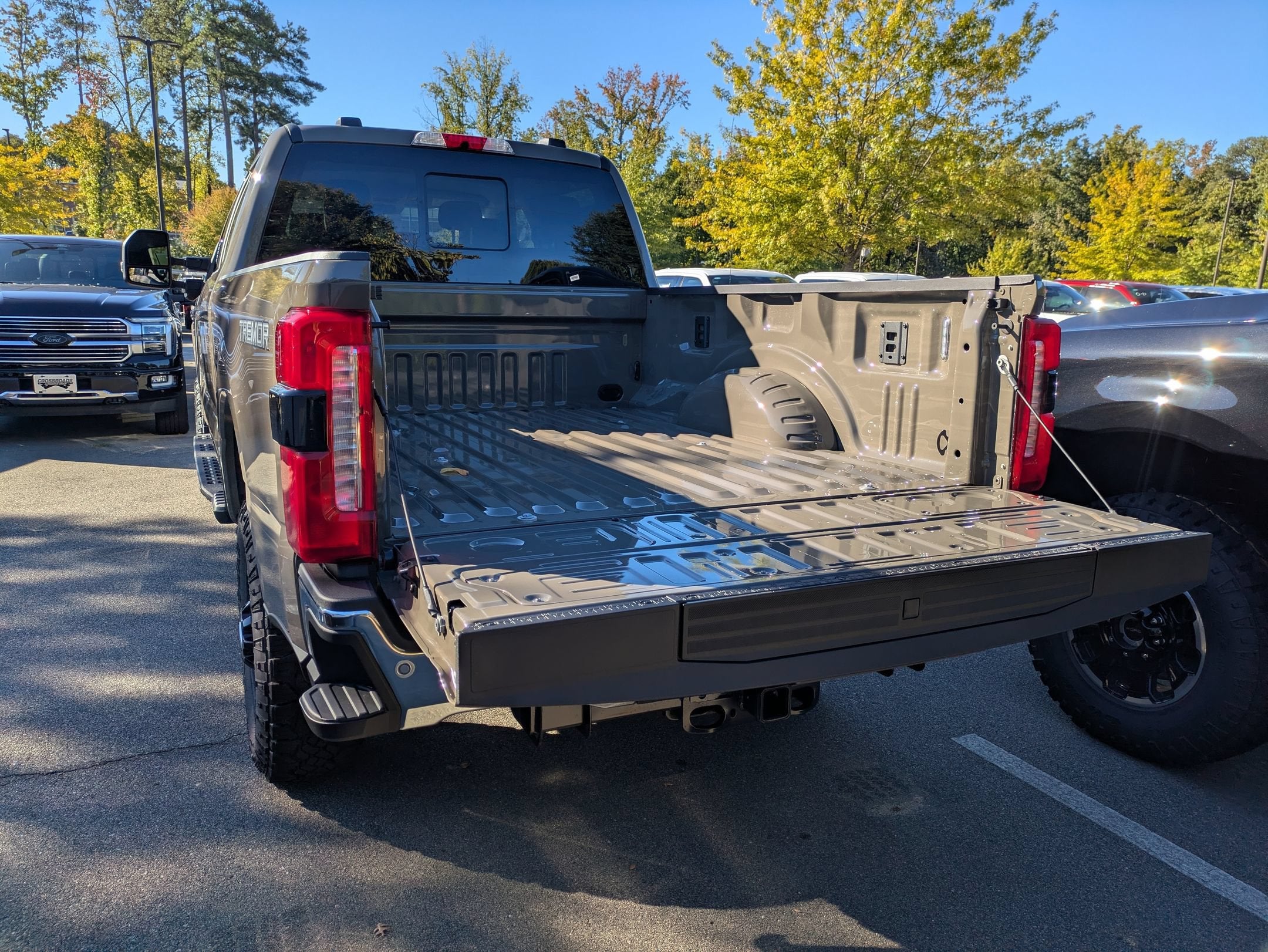 2027 Ford Super Duty F-350 SRW XLT
