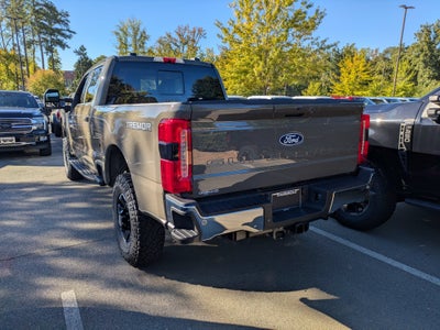 2027 Ford Super Duty F-350 SRW XLT