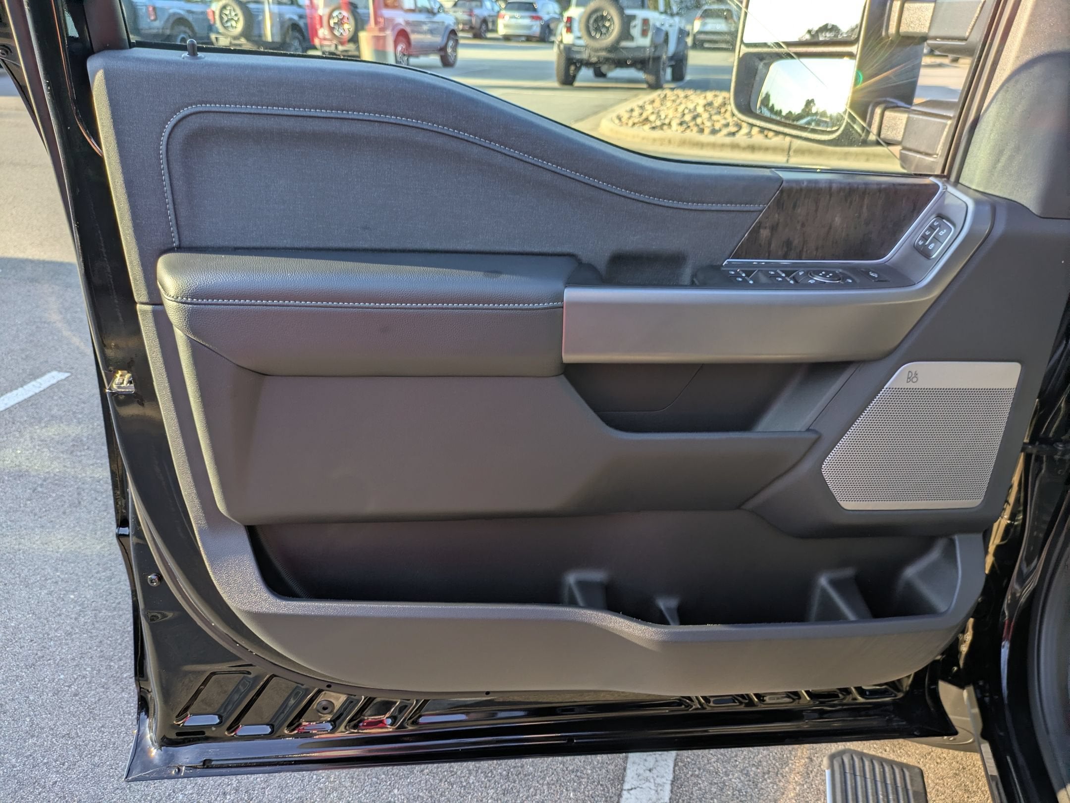 2026 Ford Super Duty F-350 DRW LARIAT