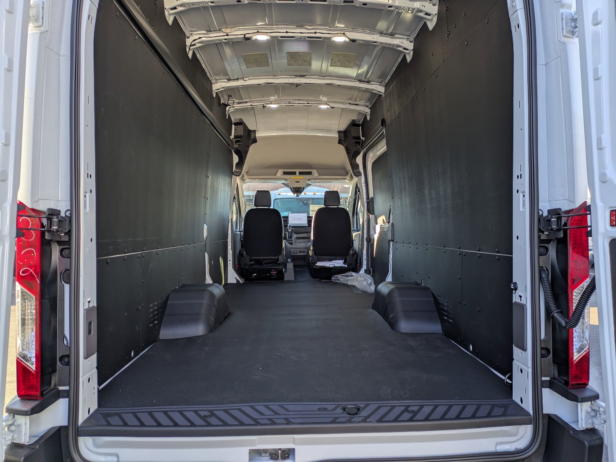 2026 Ford Transit Cargo Van Base