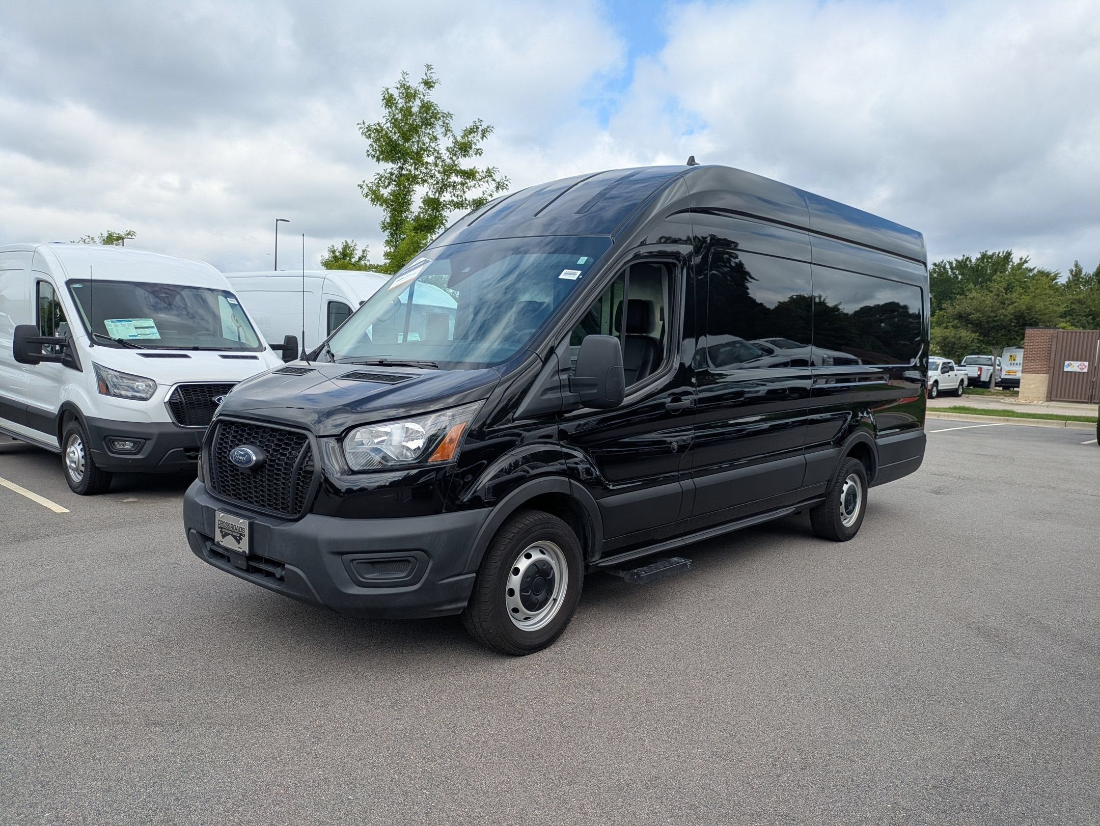 2023 Ford Transit Cargo Van T-250 148" EL Hi Rf 9070 GVWR RWD