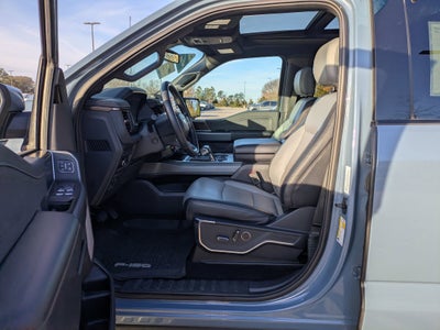 2023 Ford F-150 Lightning LARIAT