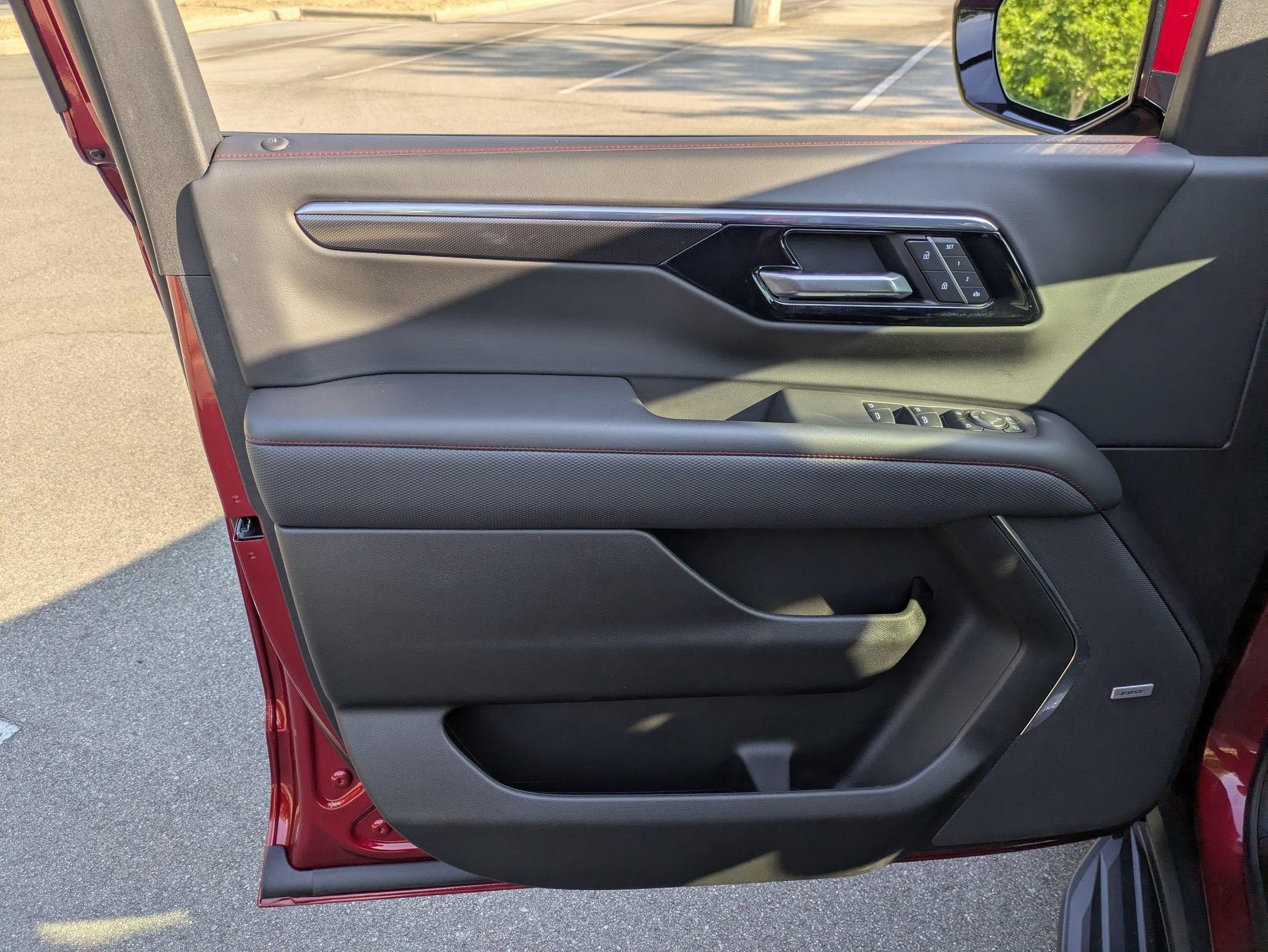 2025 Chevrolet Suburban RST