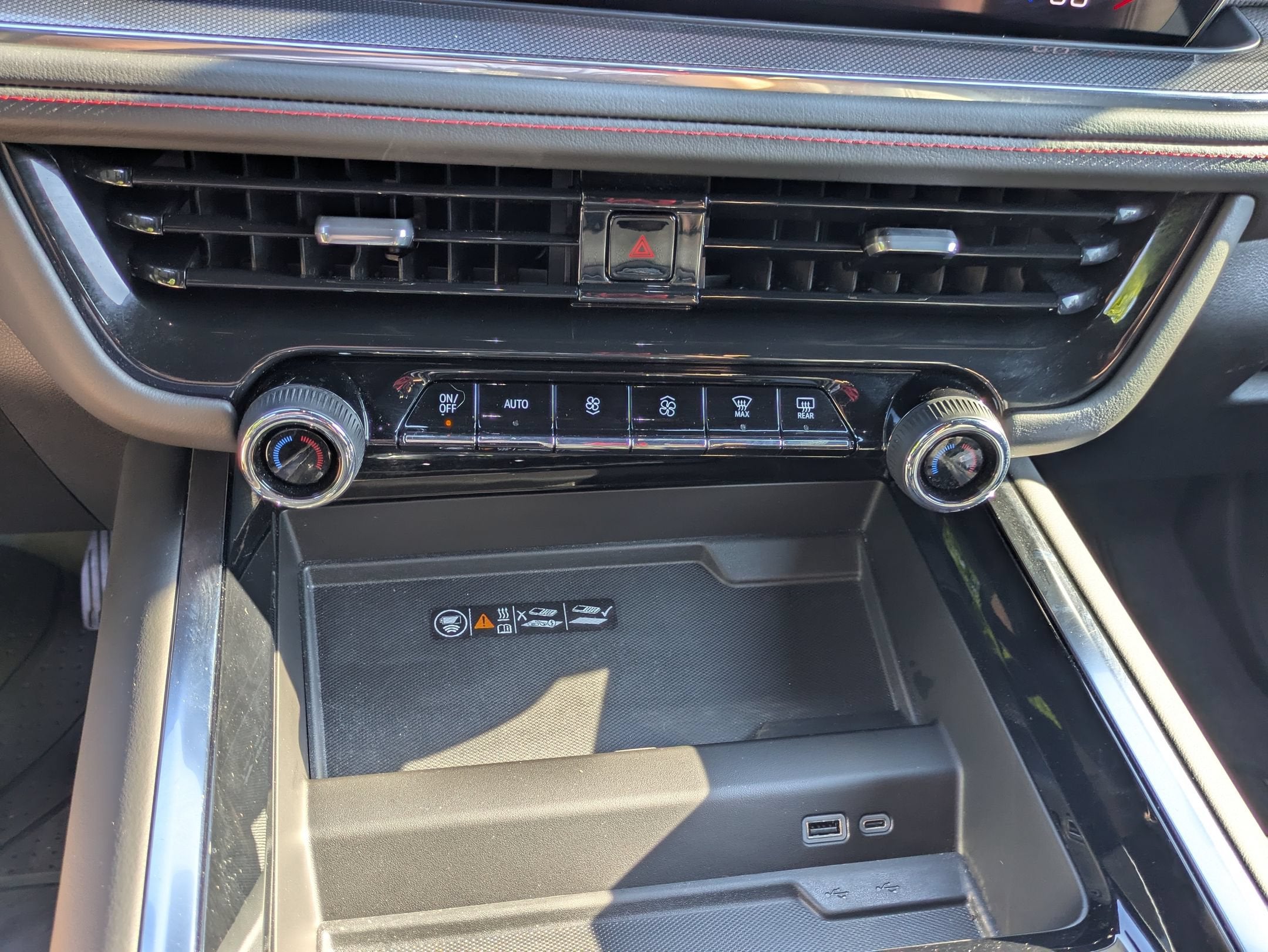 2025 Chevrolet Suburban RST
