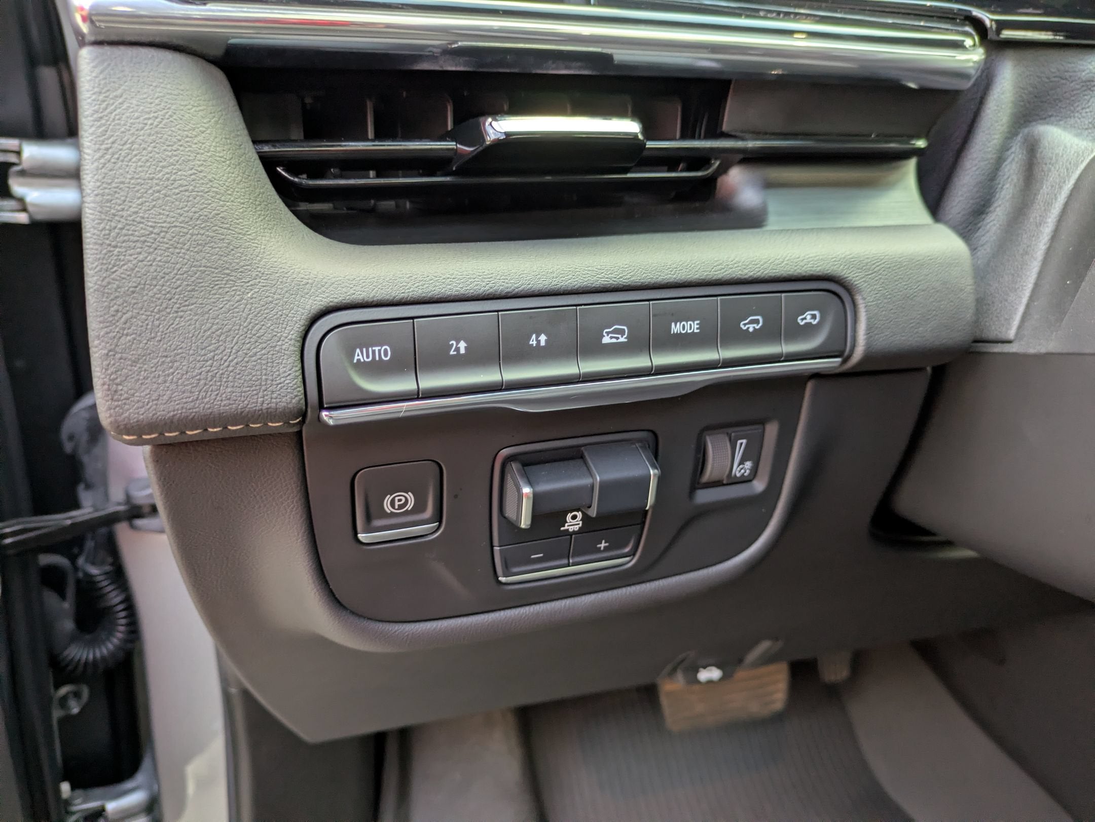 2024 Cadillac Escalade 4WD Sport