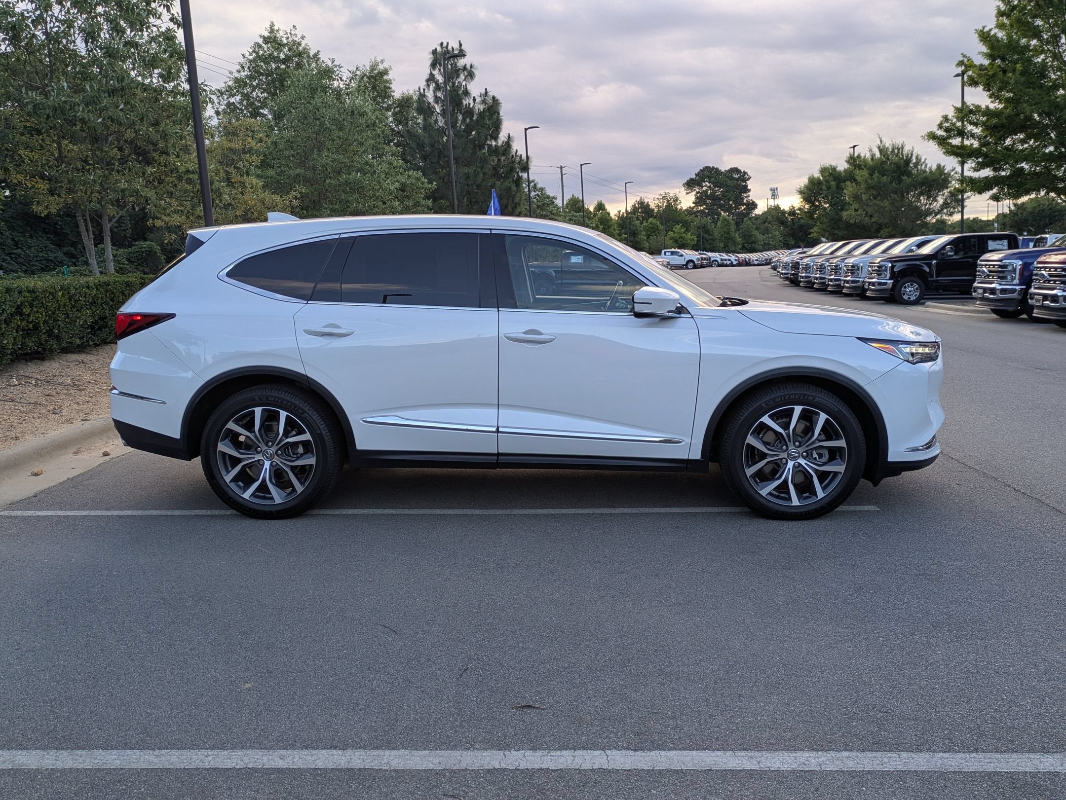2023 Acura MDX w/Technology Package