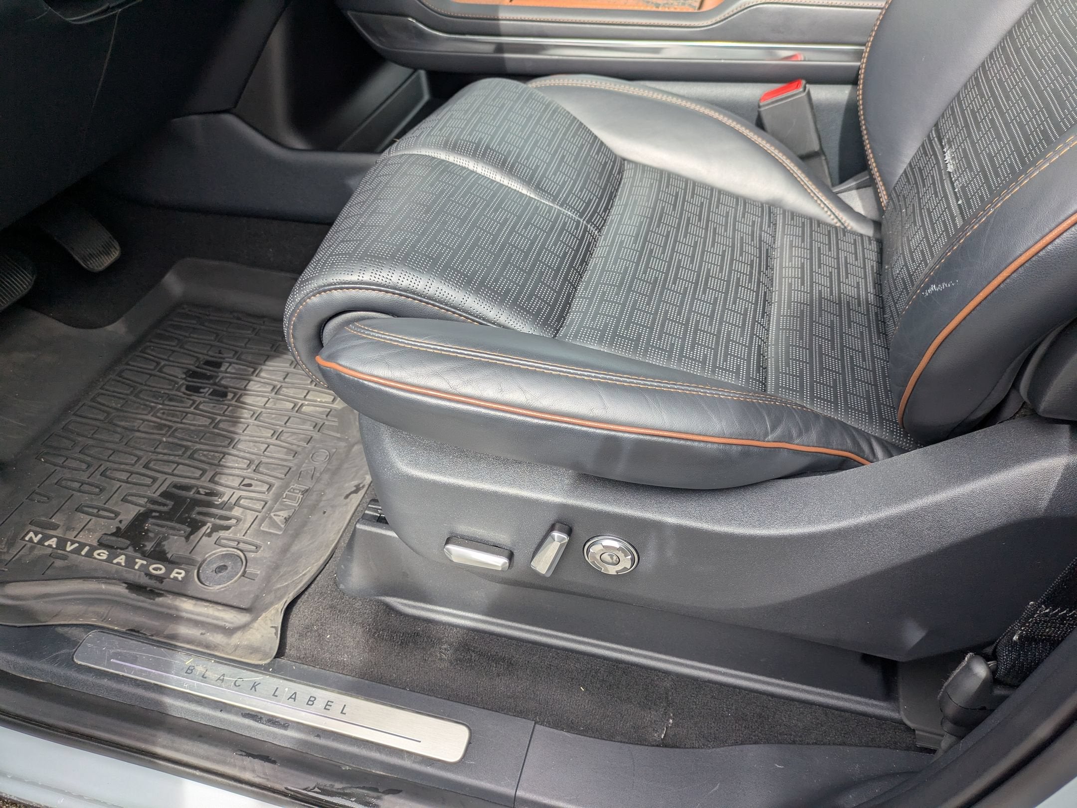 2025 Lincoln Navigator L Black Label