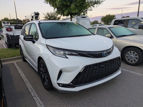 2025 Toyota Sienna XSE