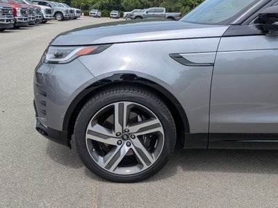 2023 Land Rover Discovery Metropolitan Edition