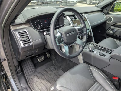 2023 Land Rover Discovery Metropolitan Edition