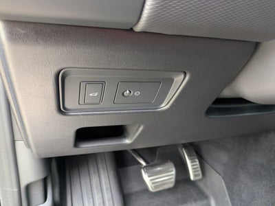 2023 Land Rover Discovery Metropolitan Edition