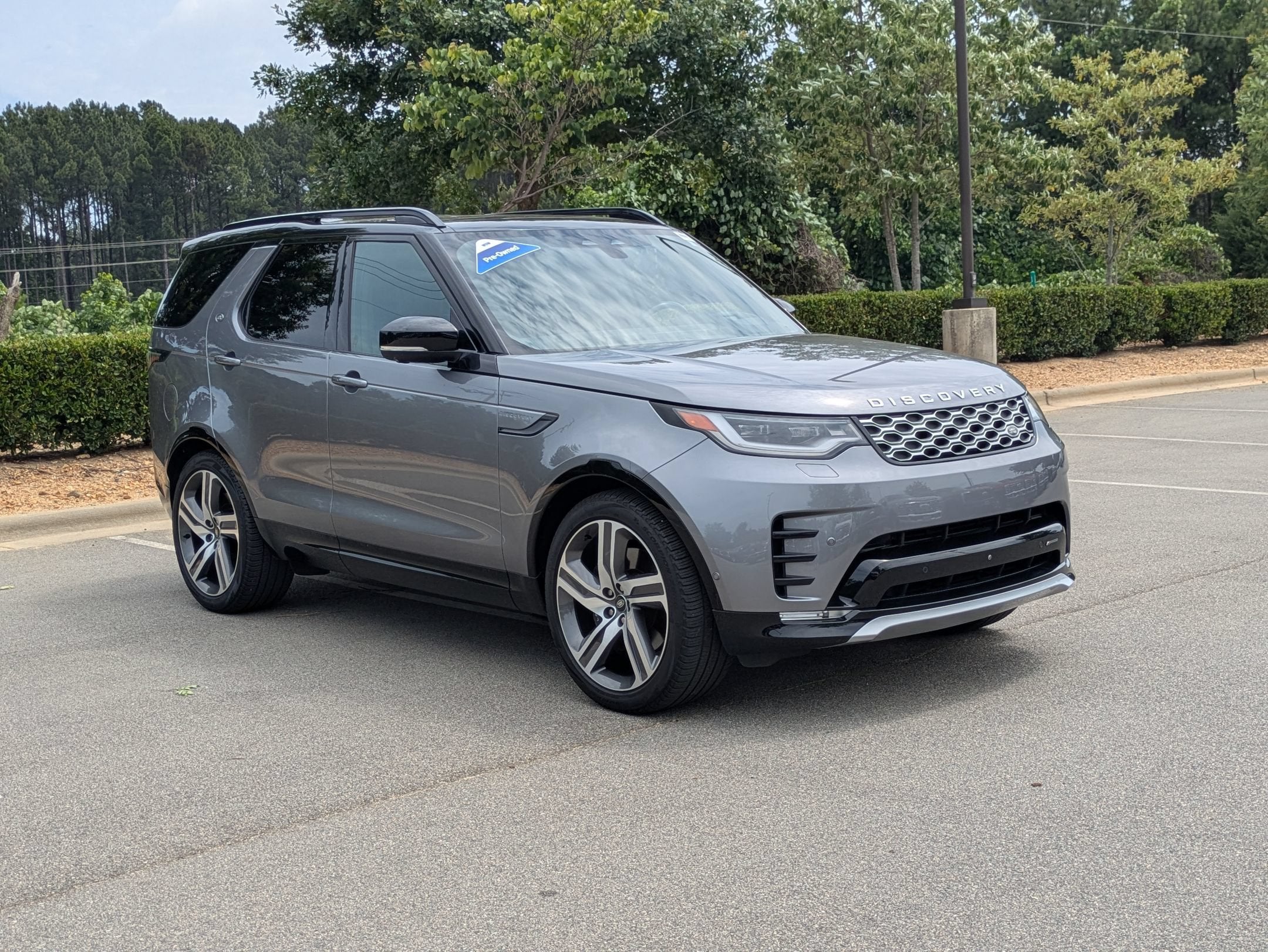 2023 Land Rover Discovery Metropolitan Edition
