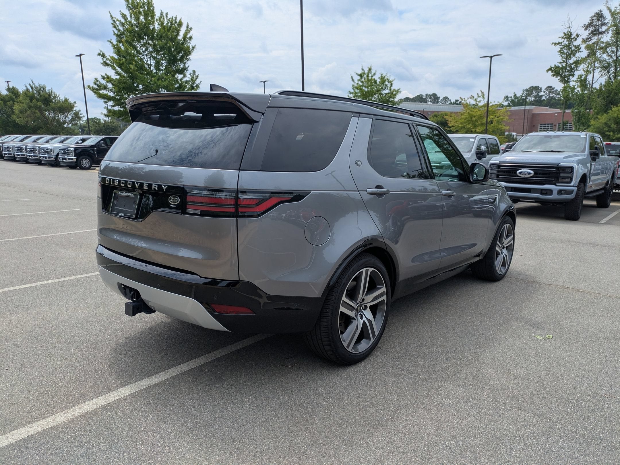 2023 Land Rover Discovery Metropolitan Edition