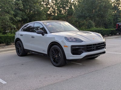 2025 Porsche Cayenne GTS