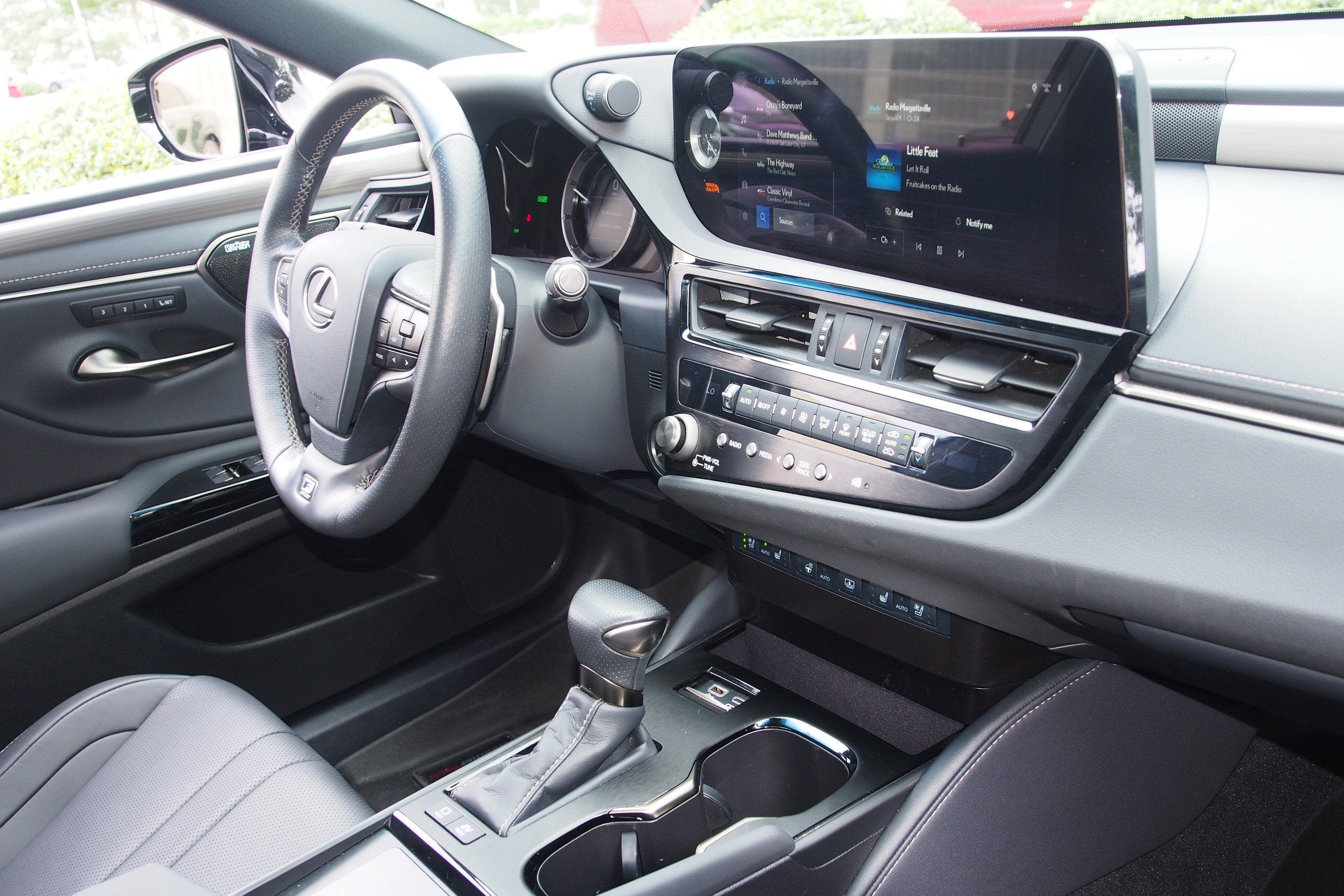 2024 Lexus ES ES 300h F SPORT Handling