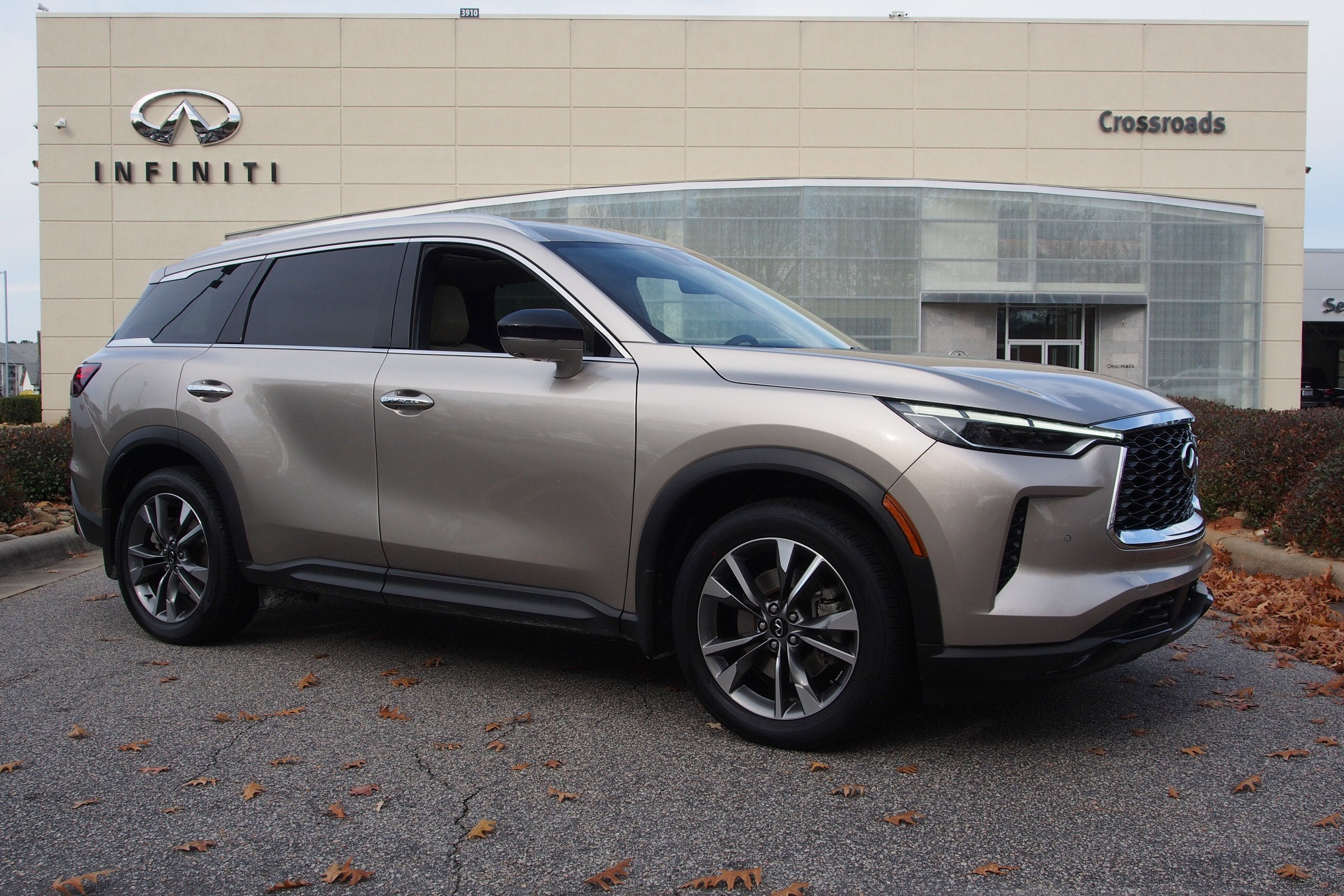 2023 INFINITI QX60 LUXE
