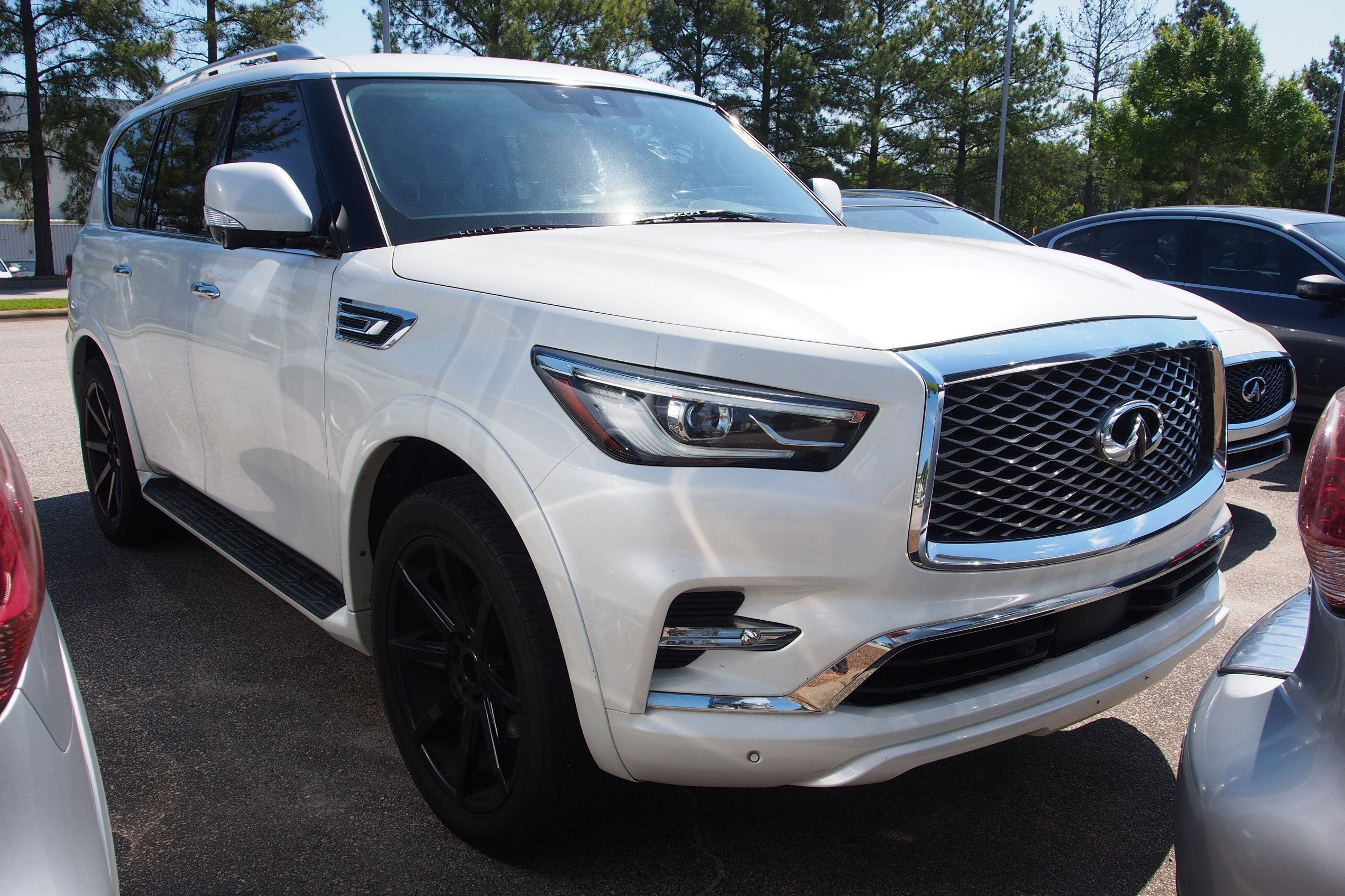 2021 INFINITI QX80 LUXE
