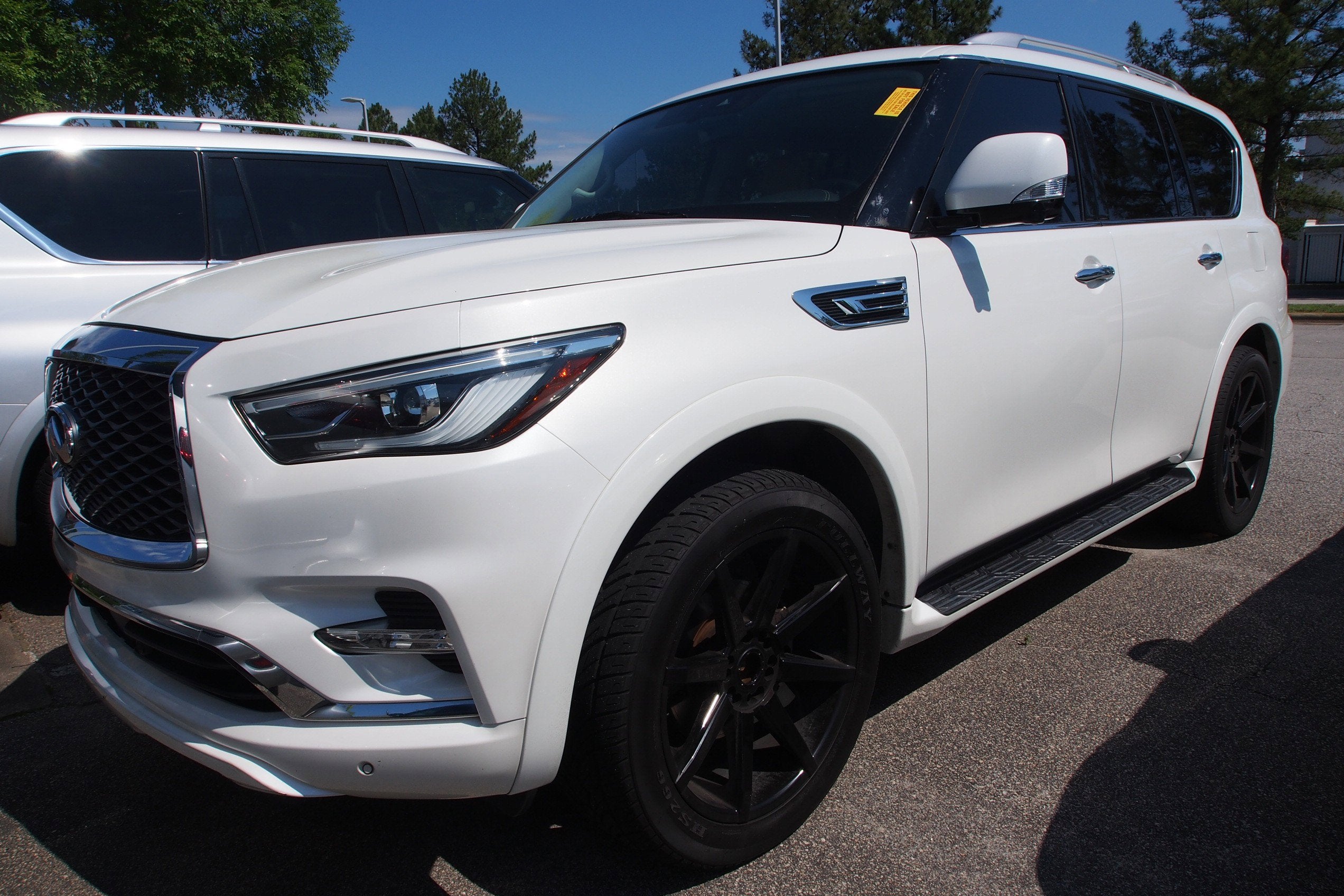 2021 INFINITI QX80 LUXE