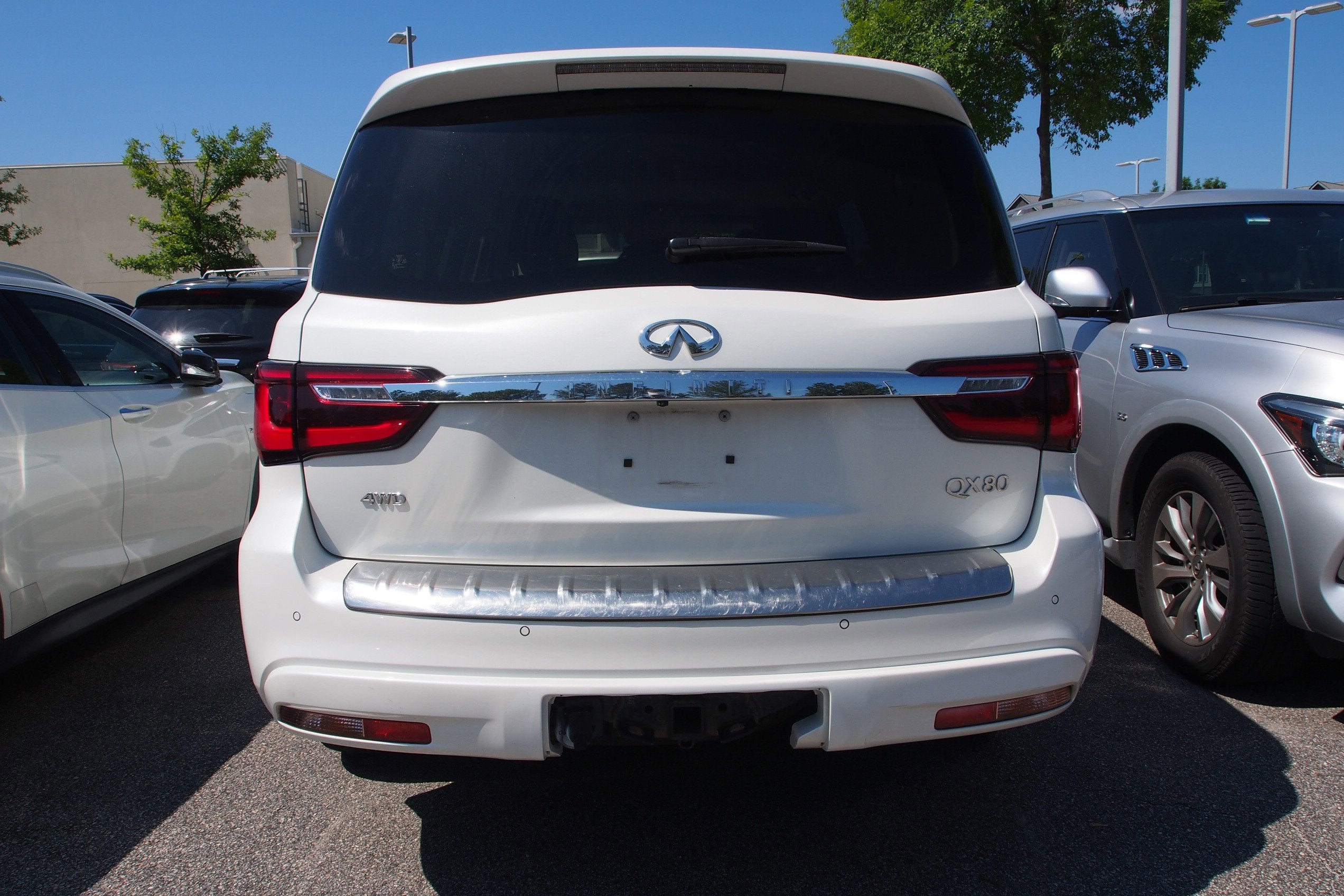 2021 INFINITI QX80 LUXE