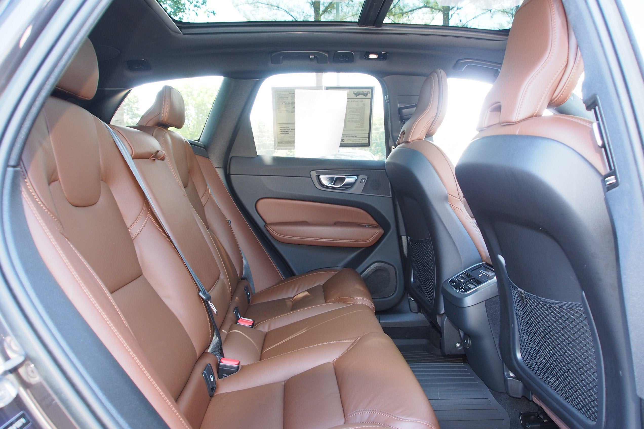 2023 Volvo XC60 Ultimate Bright Theme