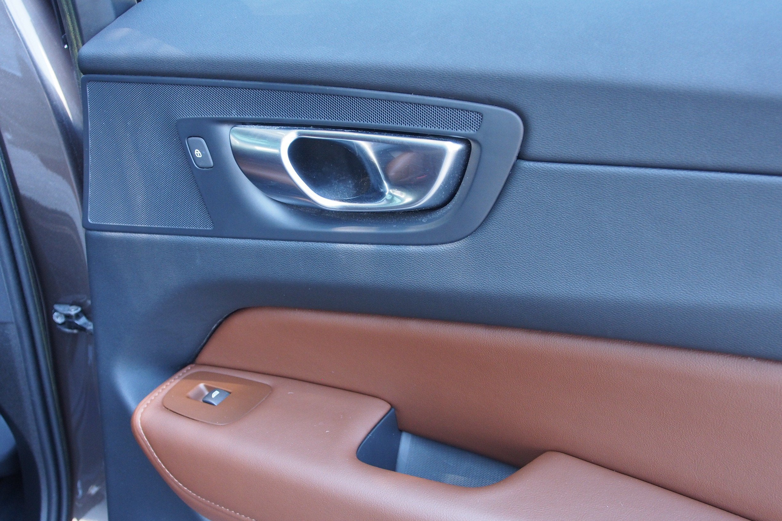 2023 Volvo XC60 Ultimate Bright Theme