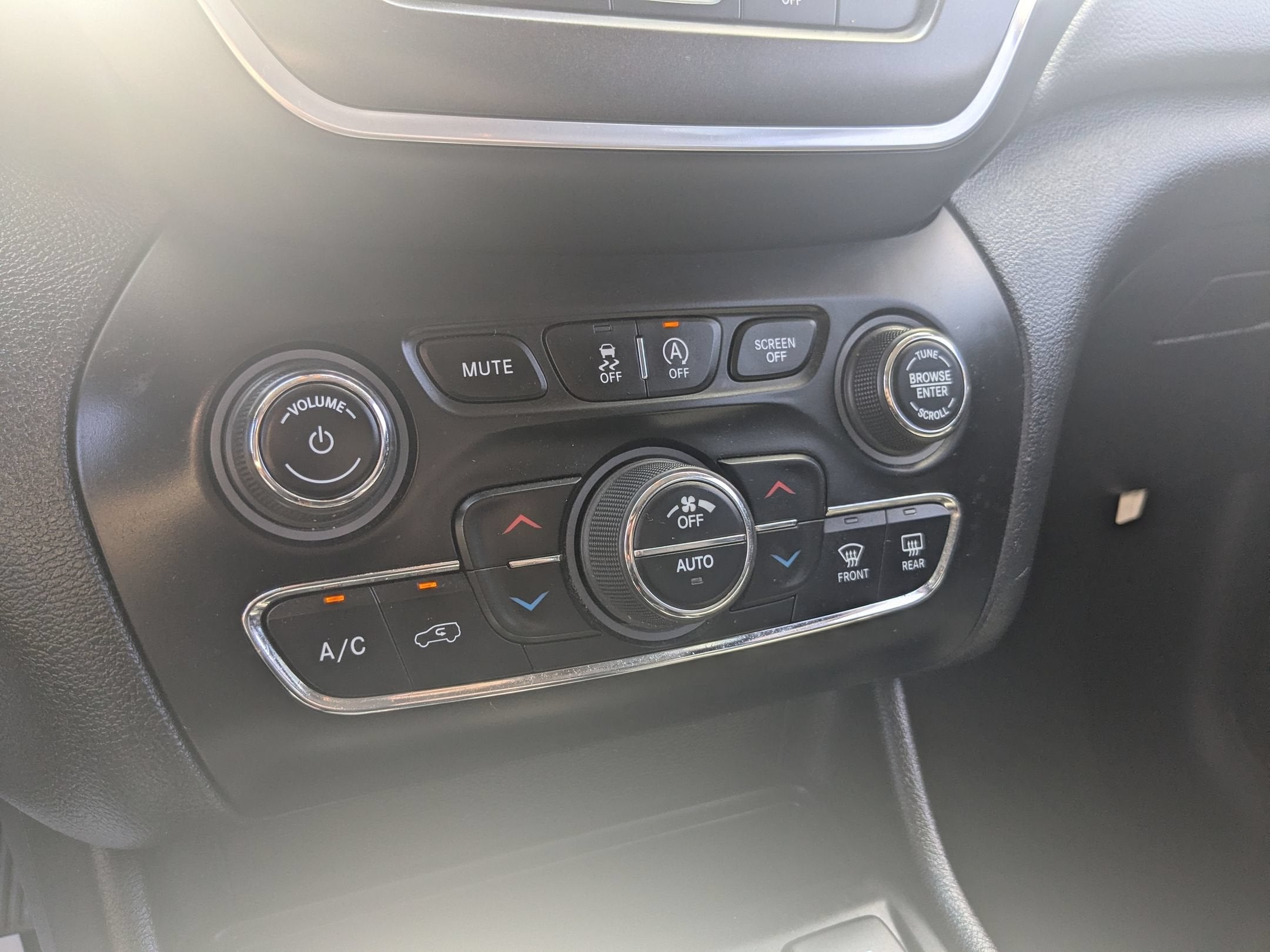 2022 Jeep Cherokee Trailhawk