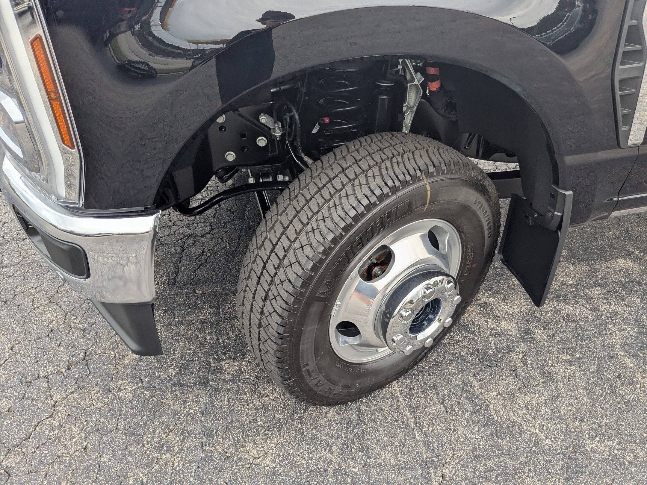 2026 Ford Super Duty F-350 DRW LARIAT