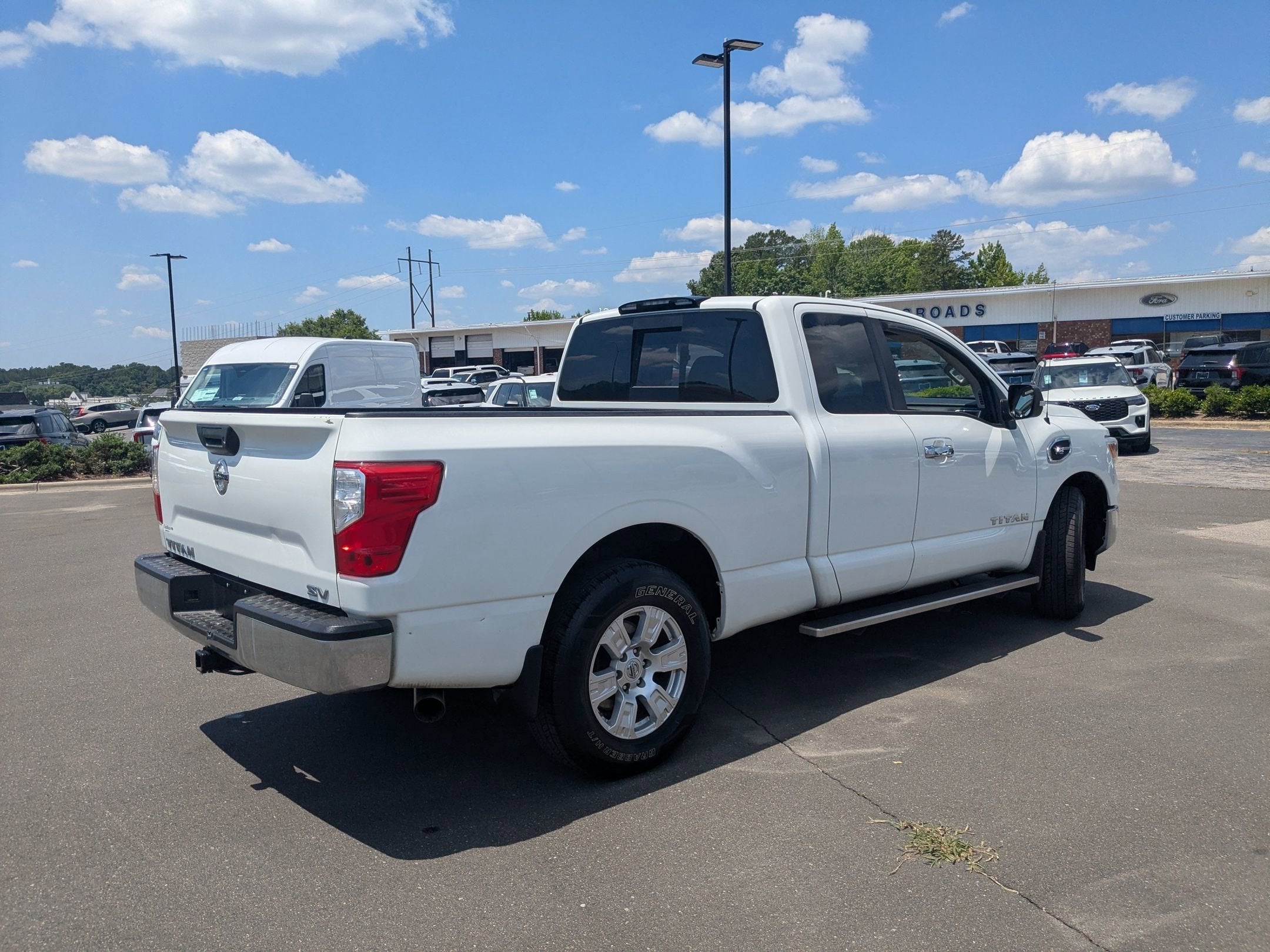 2017 Nissan Titan SV