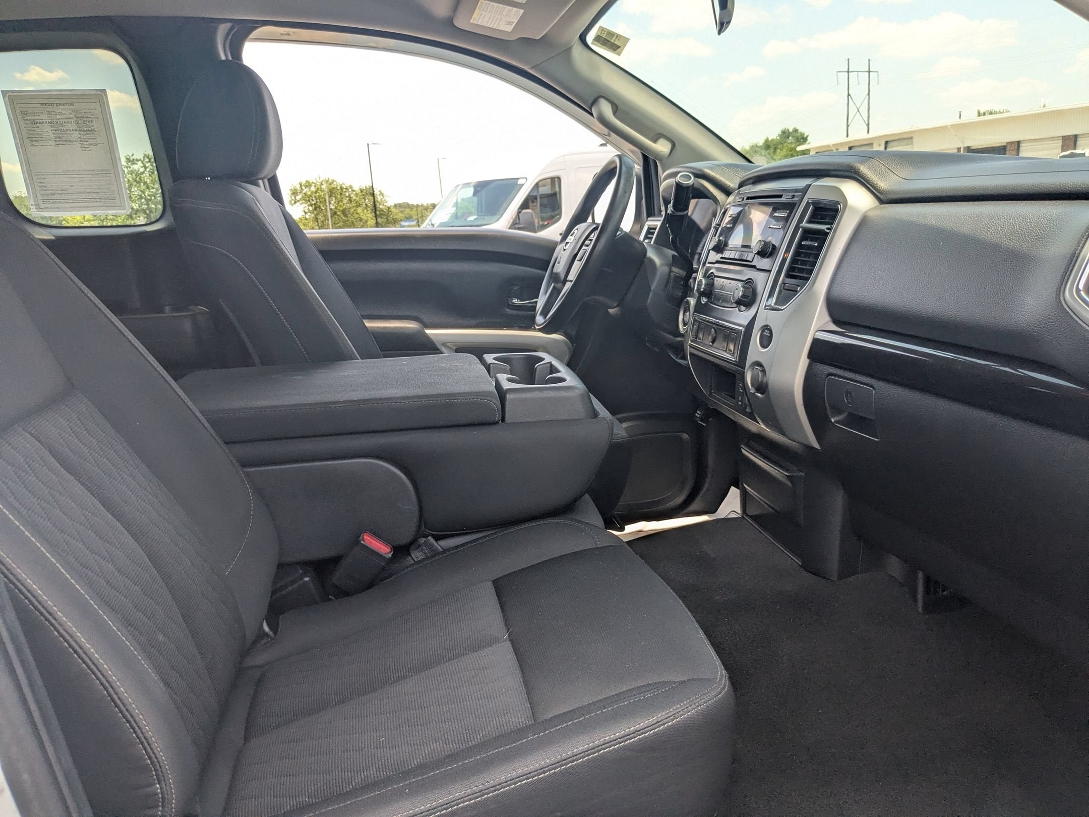 2017 Nissan Titan SV
