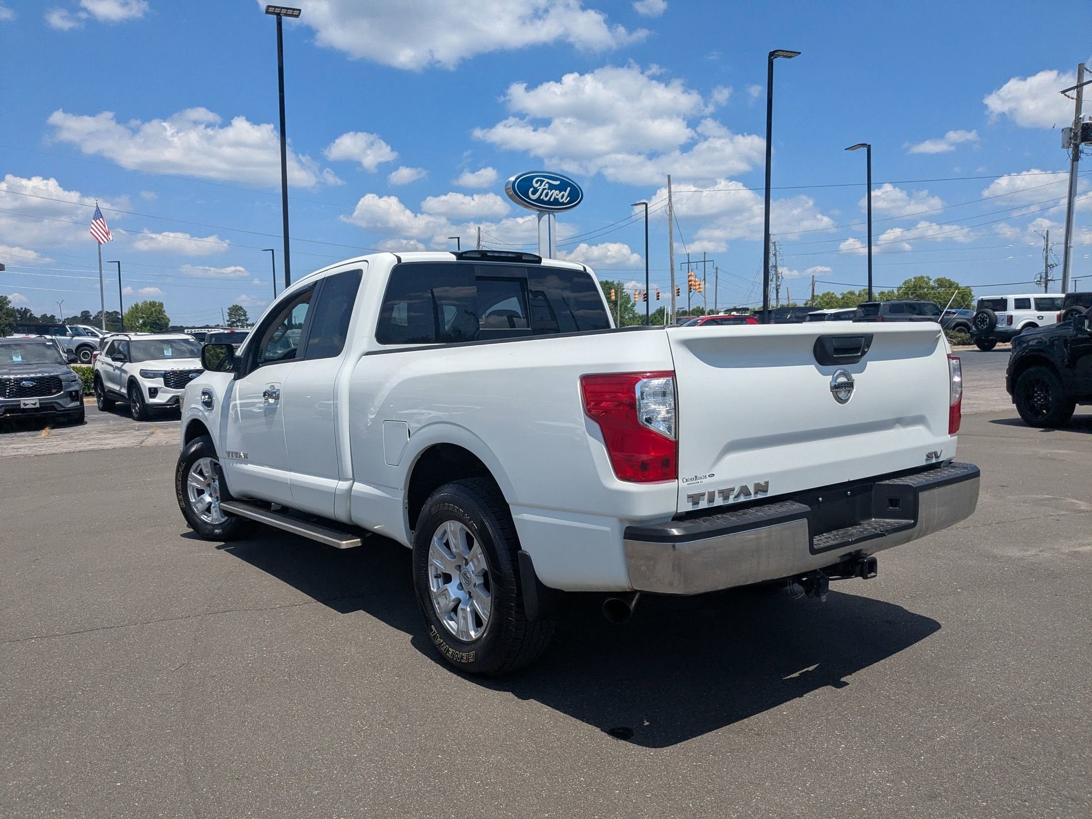 2017 Nissan Titan SV