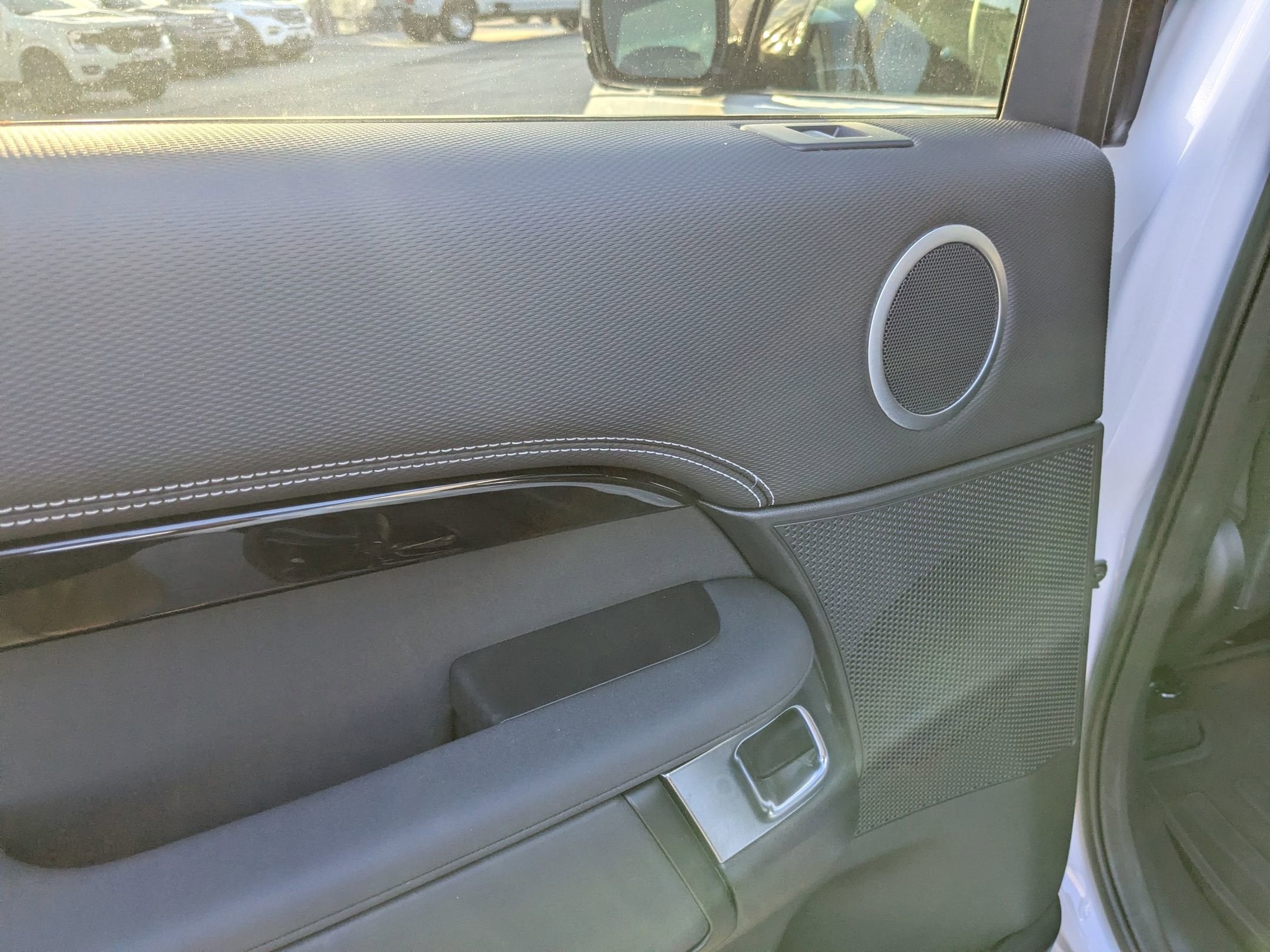 2023 Land Rover Discovery S R-Dynamic