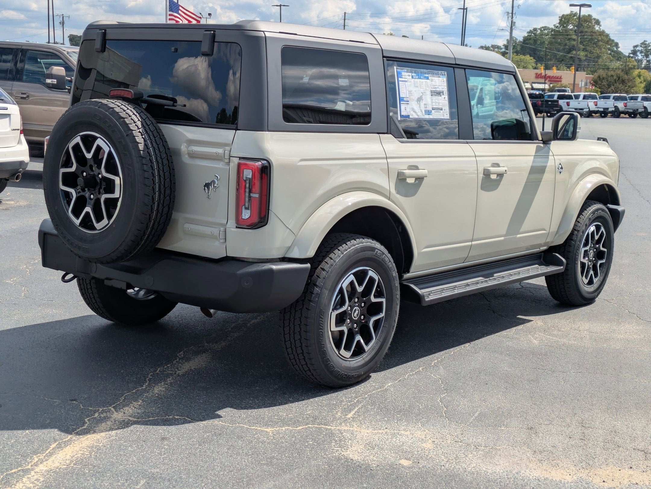 2025 Ford Bronco Outer Banks
